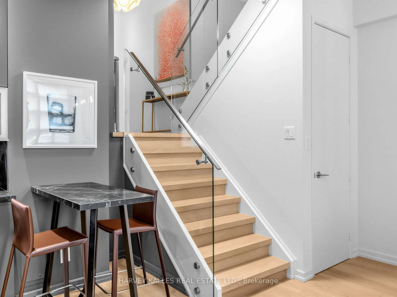 380 Macpherson Avenue #106