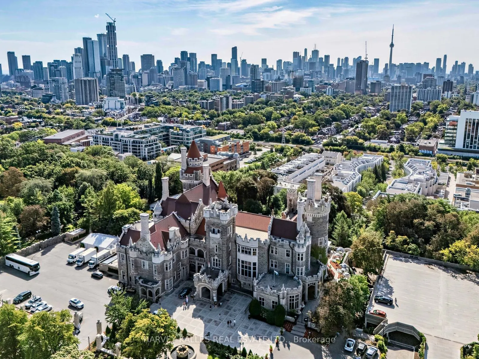 380 Macpherson Avenue #106