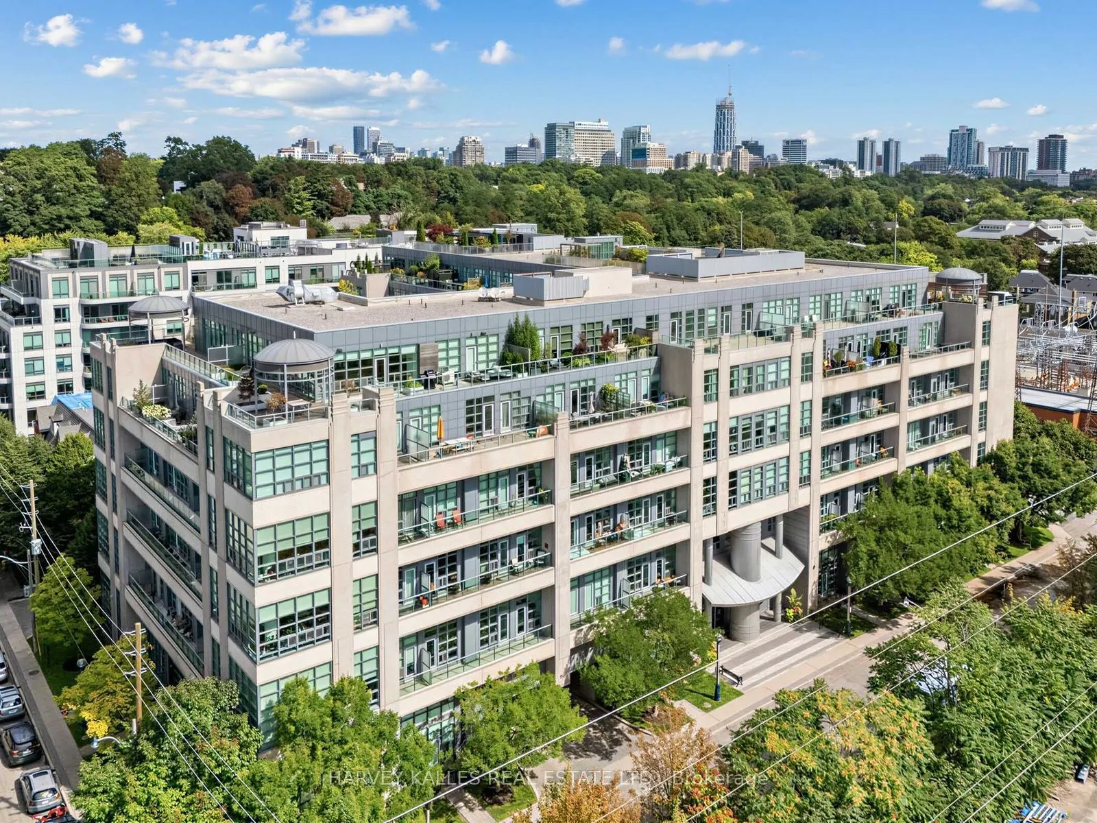 380 Macpherson Avenue #106