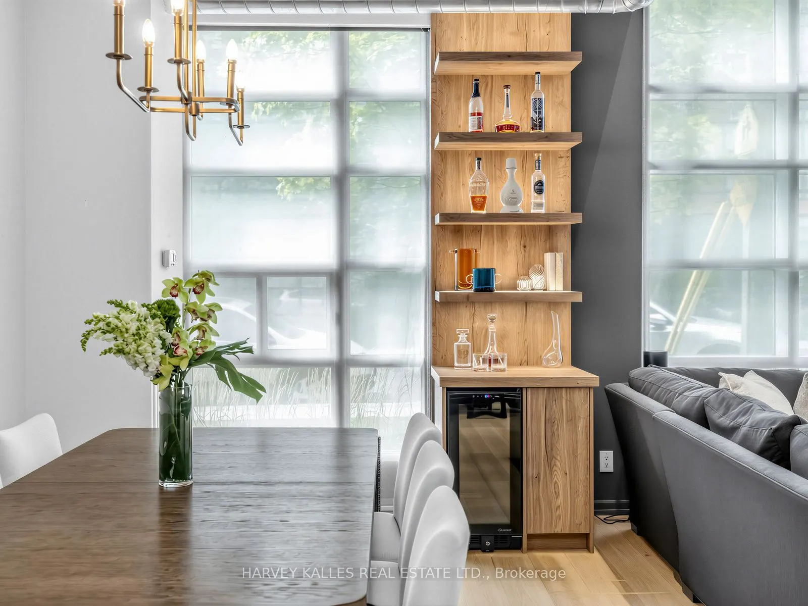 380 Macpherson Avenue #106