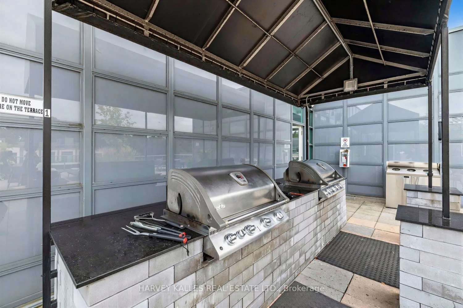 380 Macpherson Avenue #106