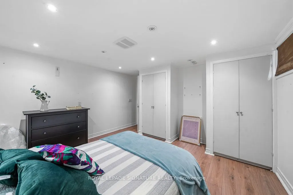 11 Yewfield Crescent