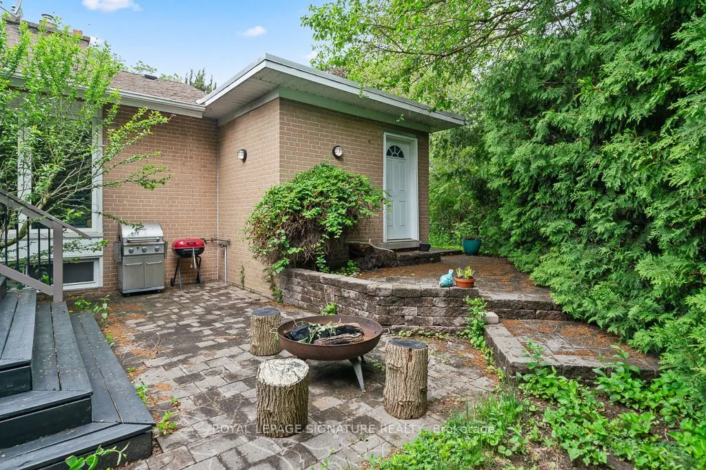 11 Yewfield Crescent