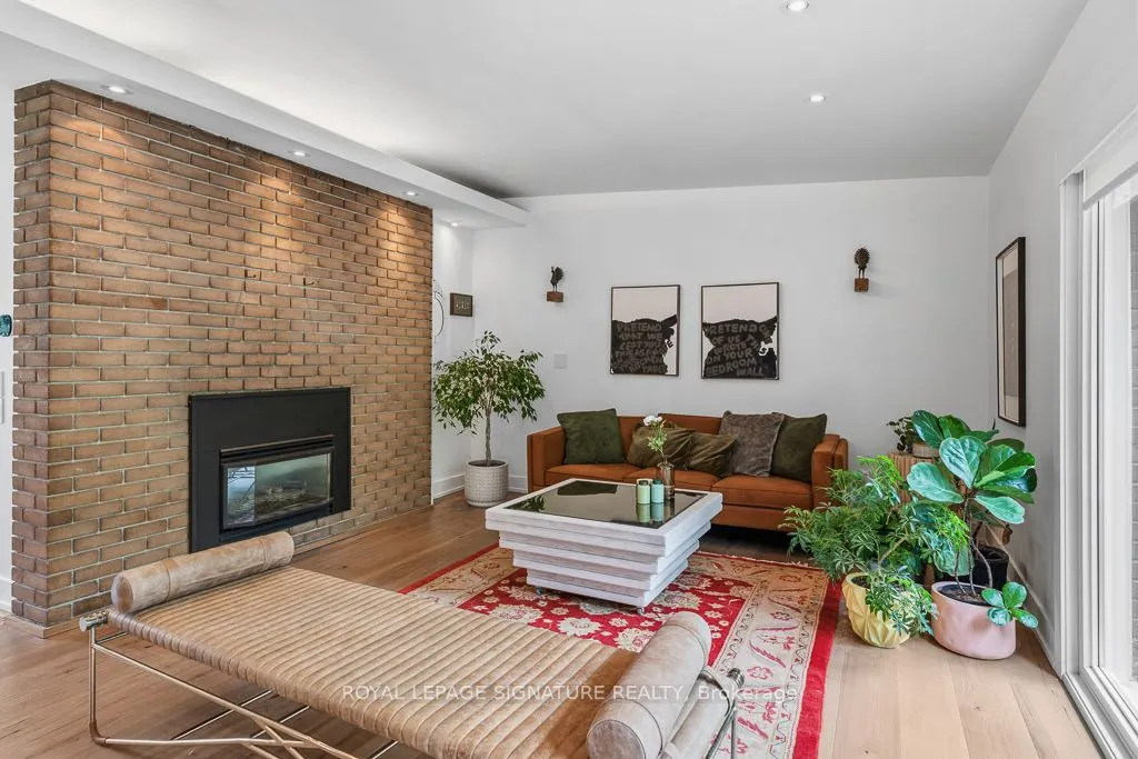 11 Yewfield Crescent