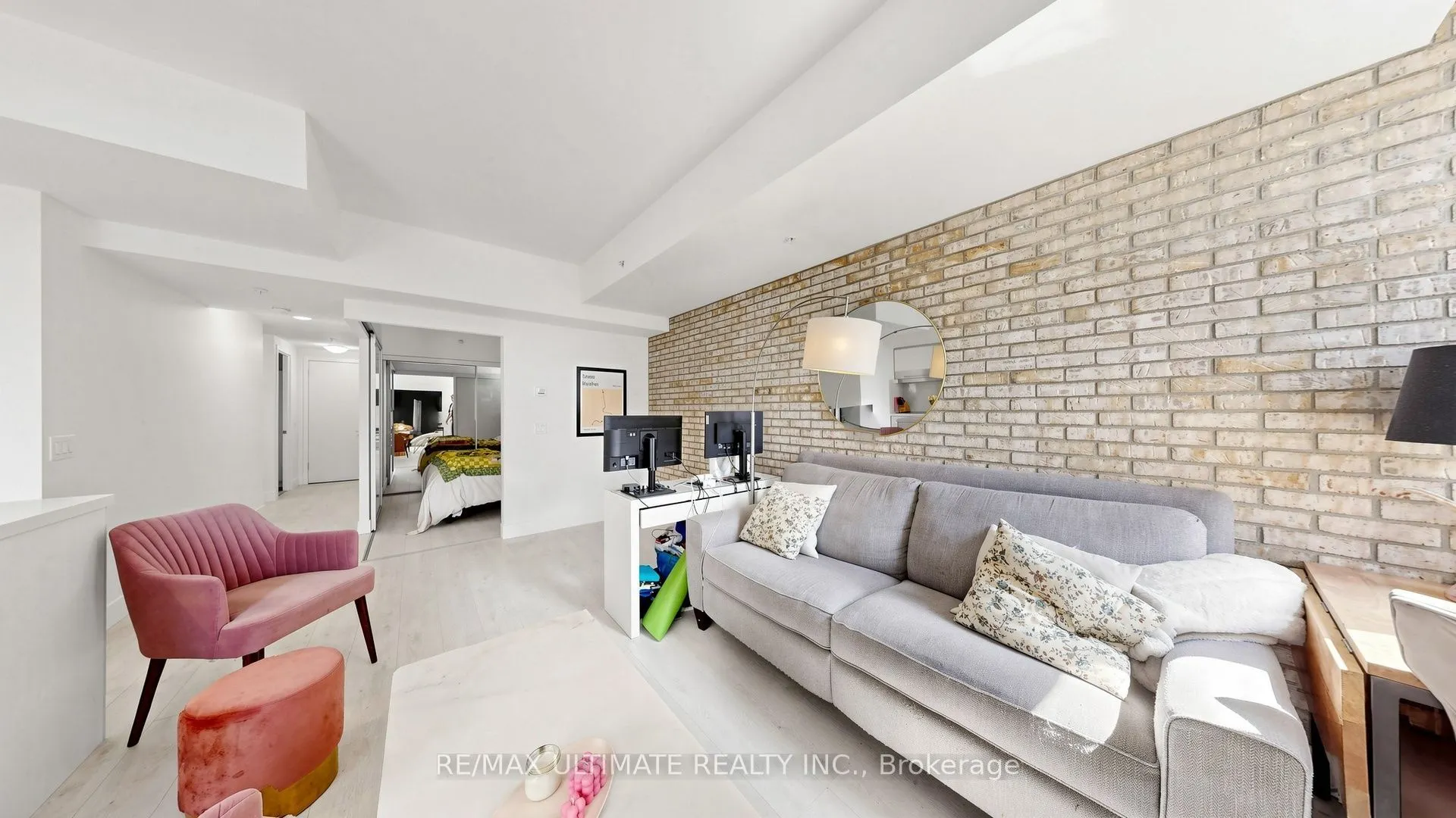 39 Sherbourne Street #303