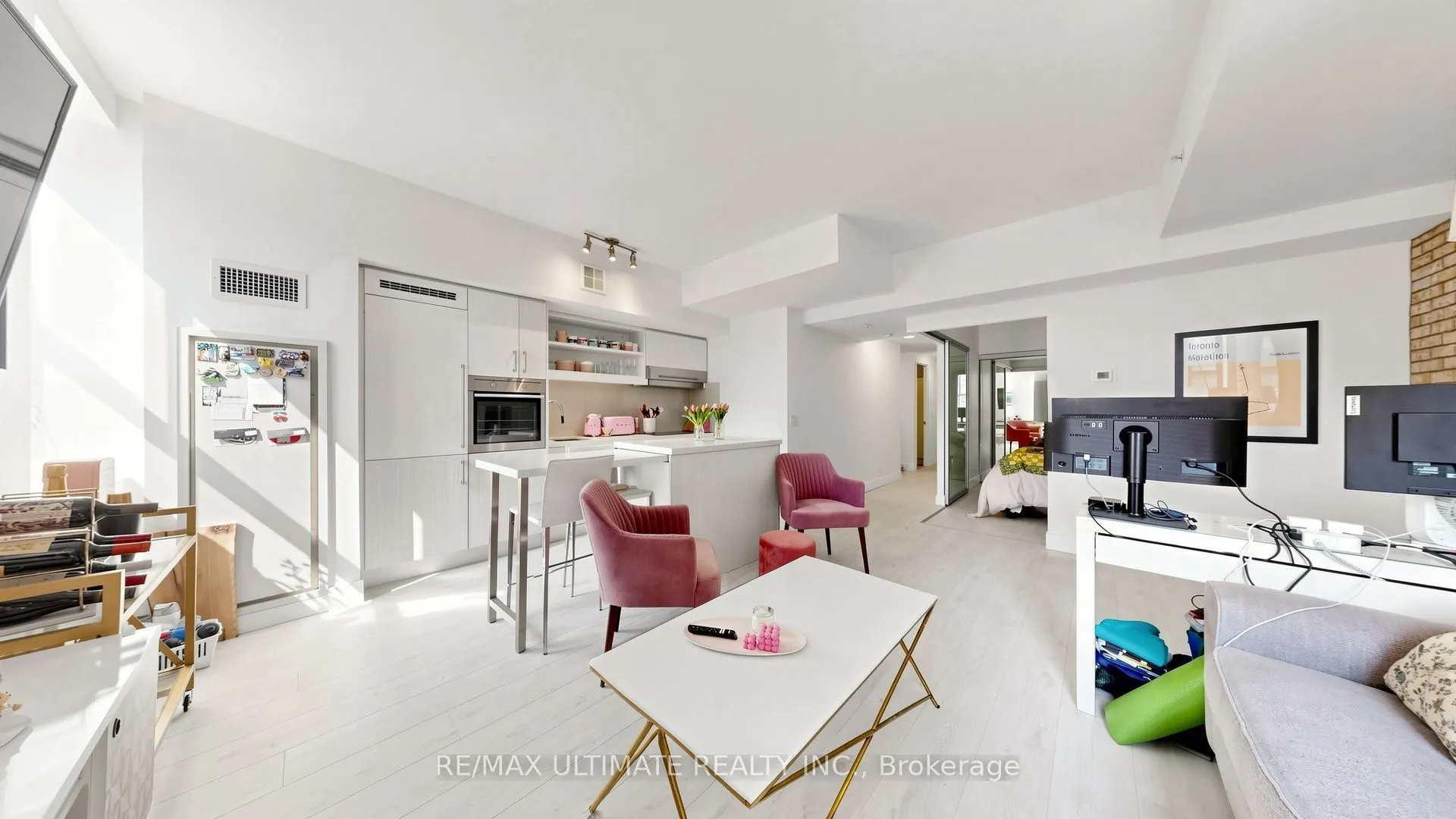 39 Sherbourne Street #303