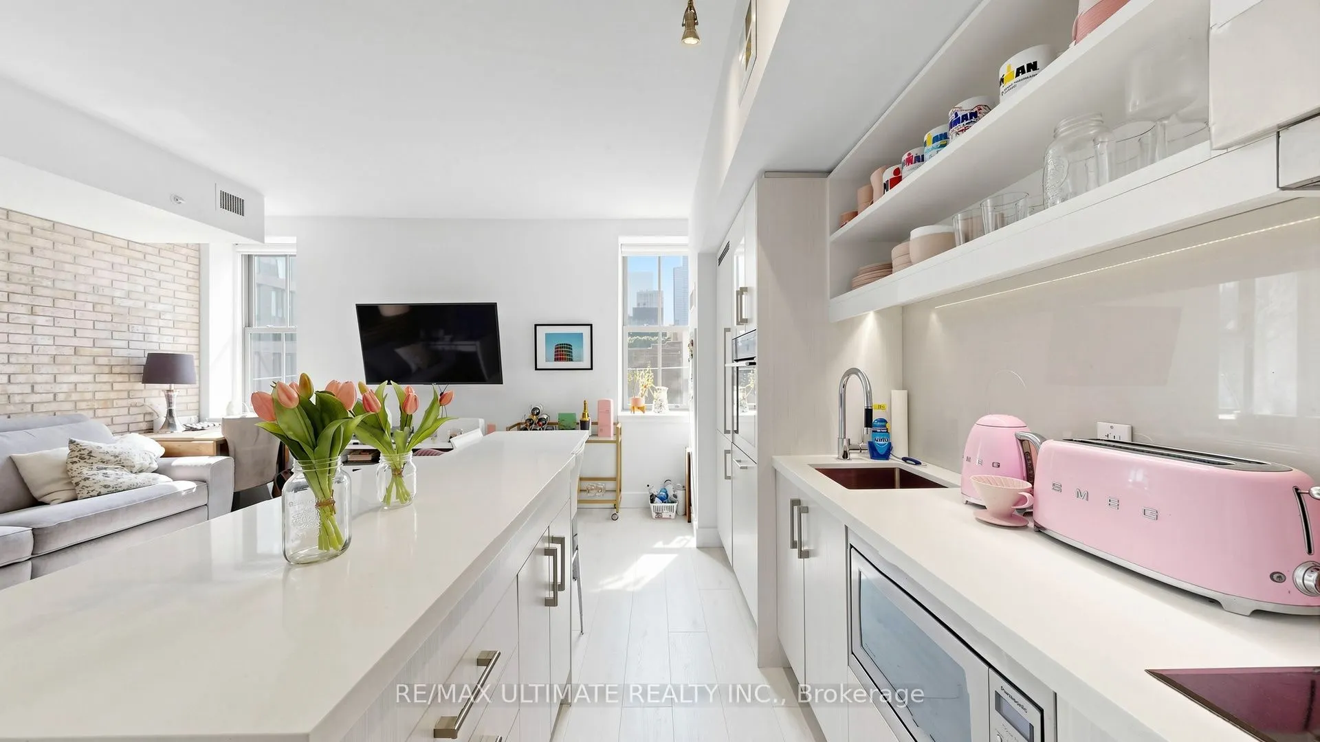 39 Sherbourne Street #303