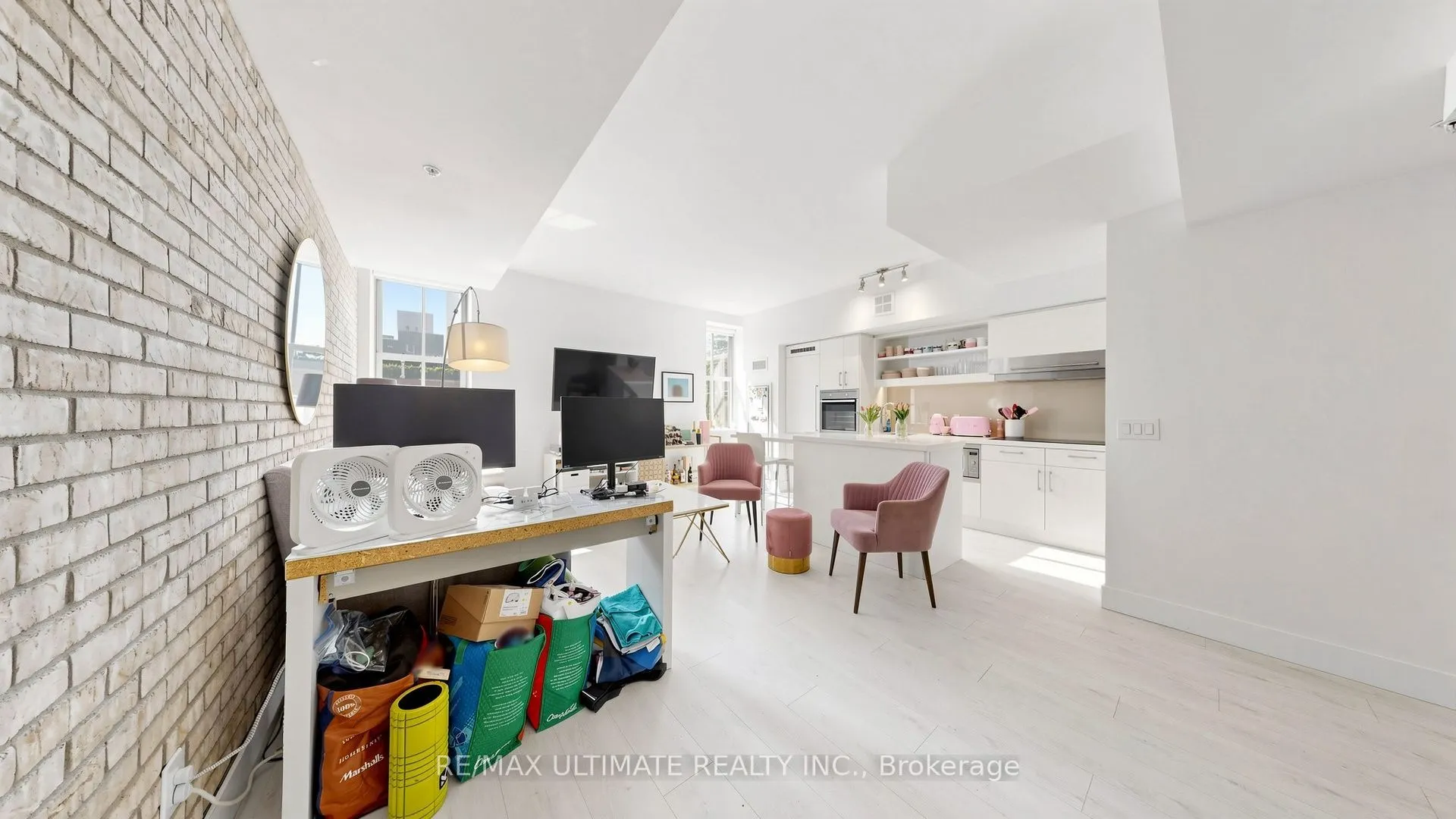 39 Sherbourne Street #303