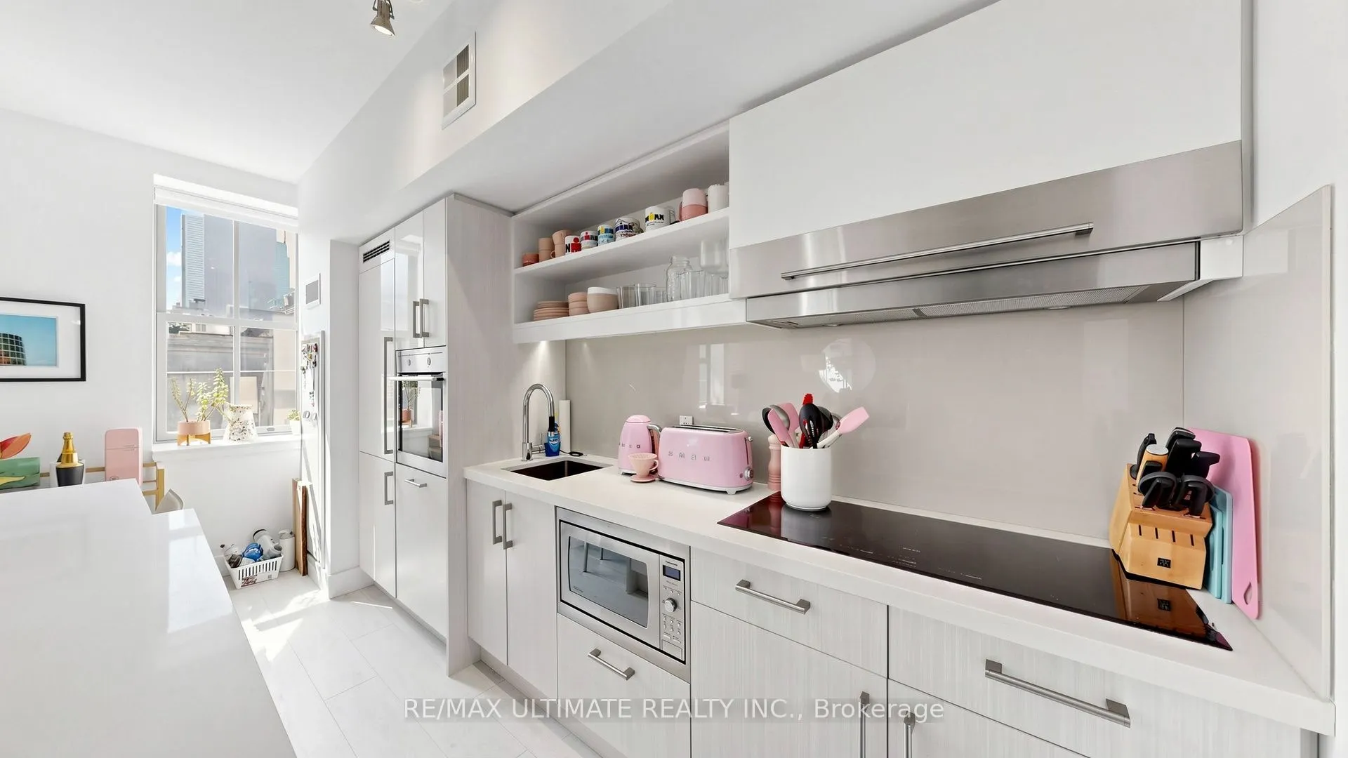 39 Sherbourne Street #303