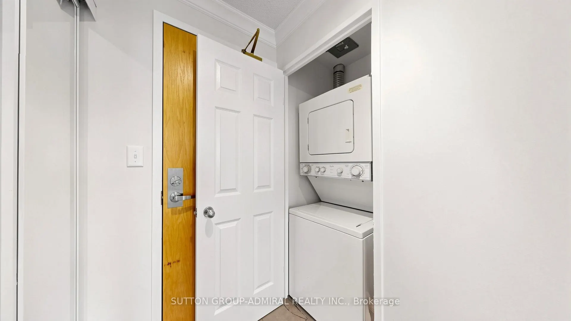 253 Merton Street #606