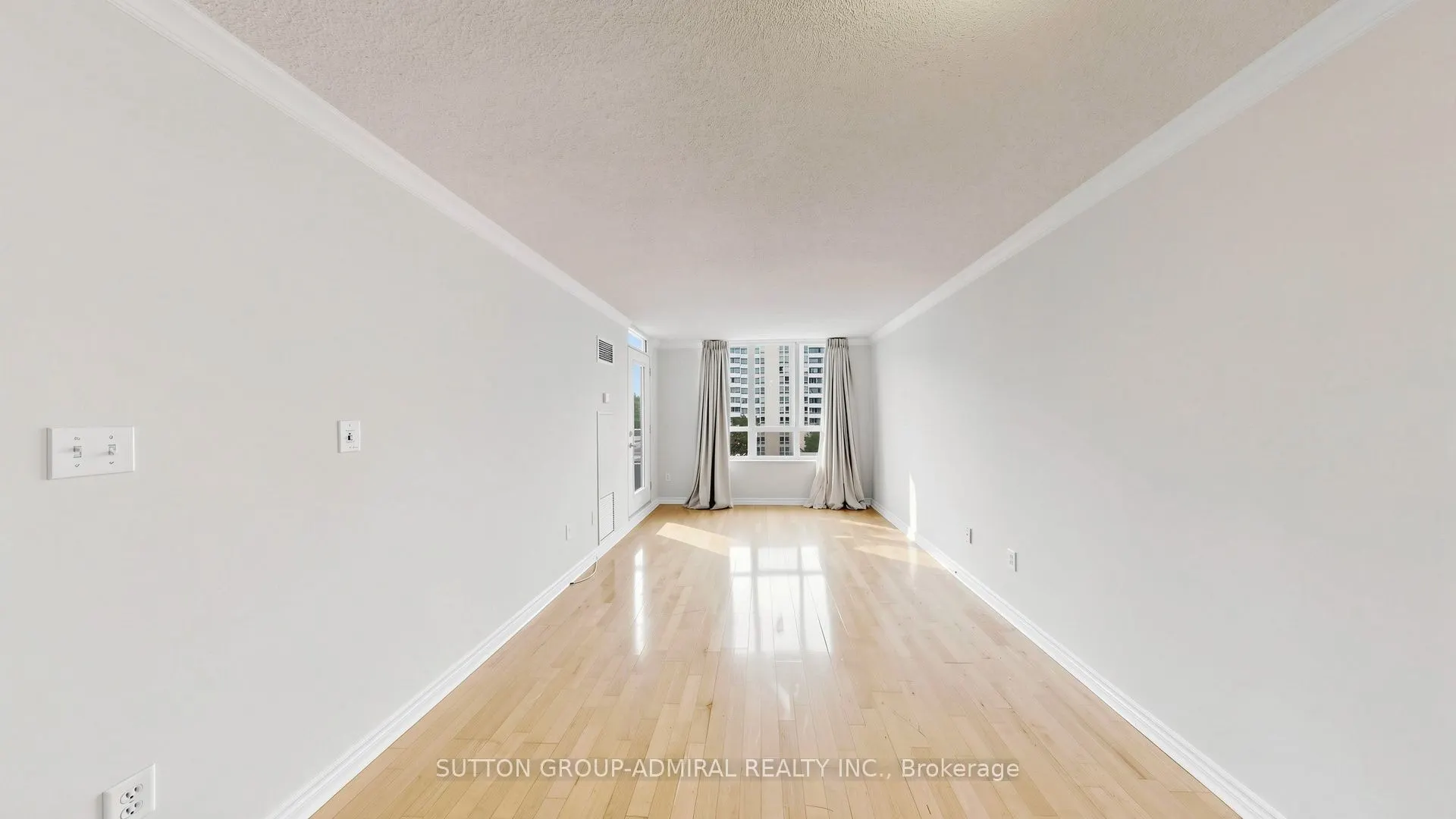 253 Merton Street #606