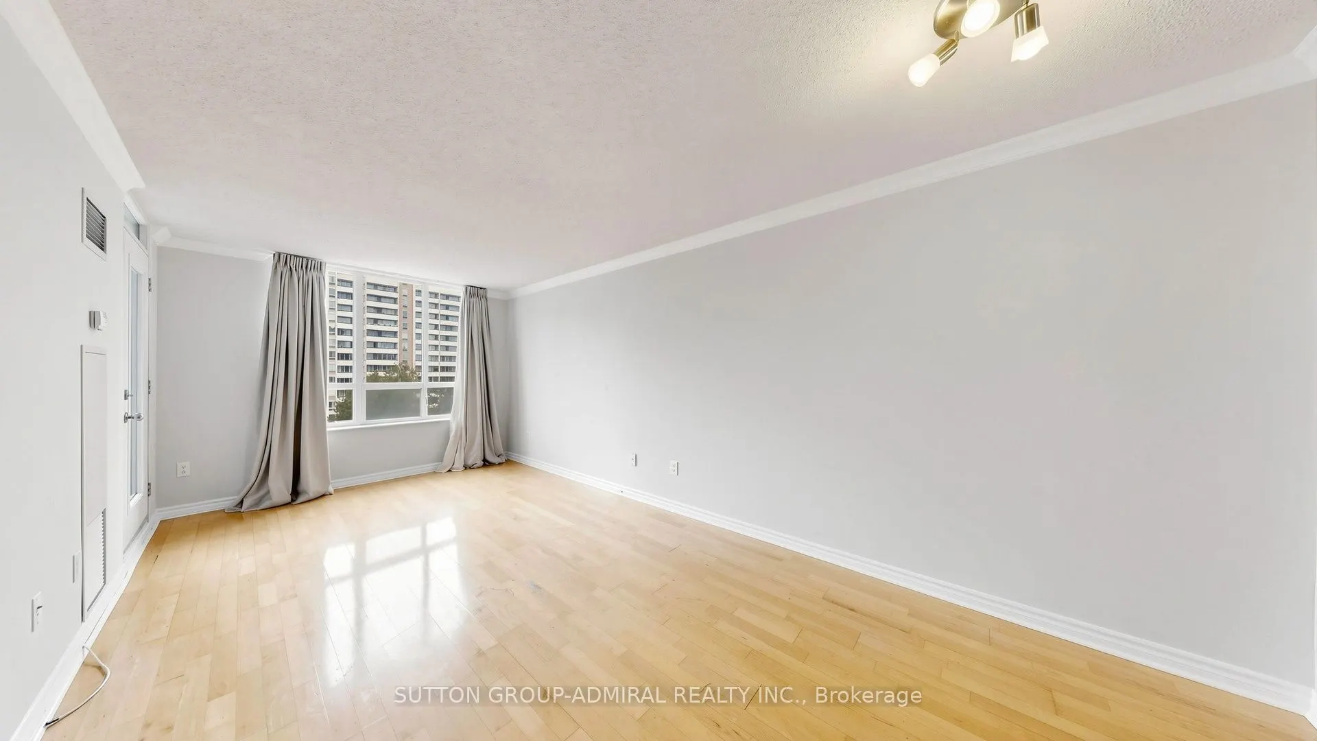 253 Merton Street #606