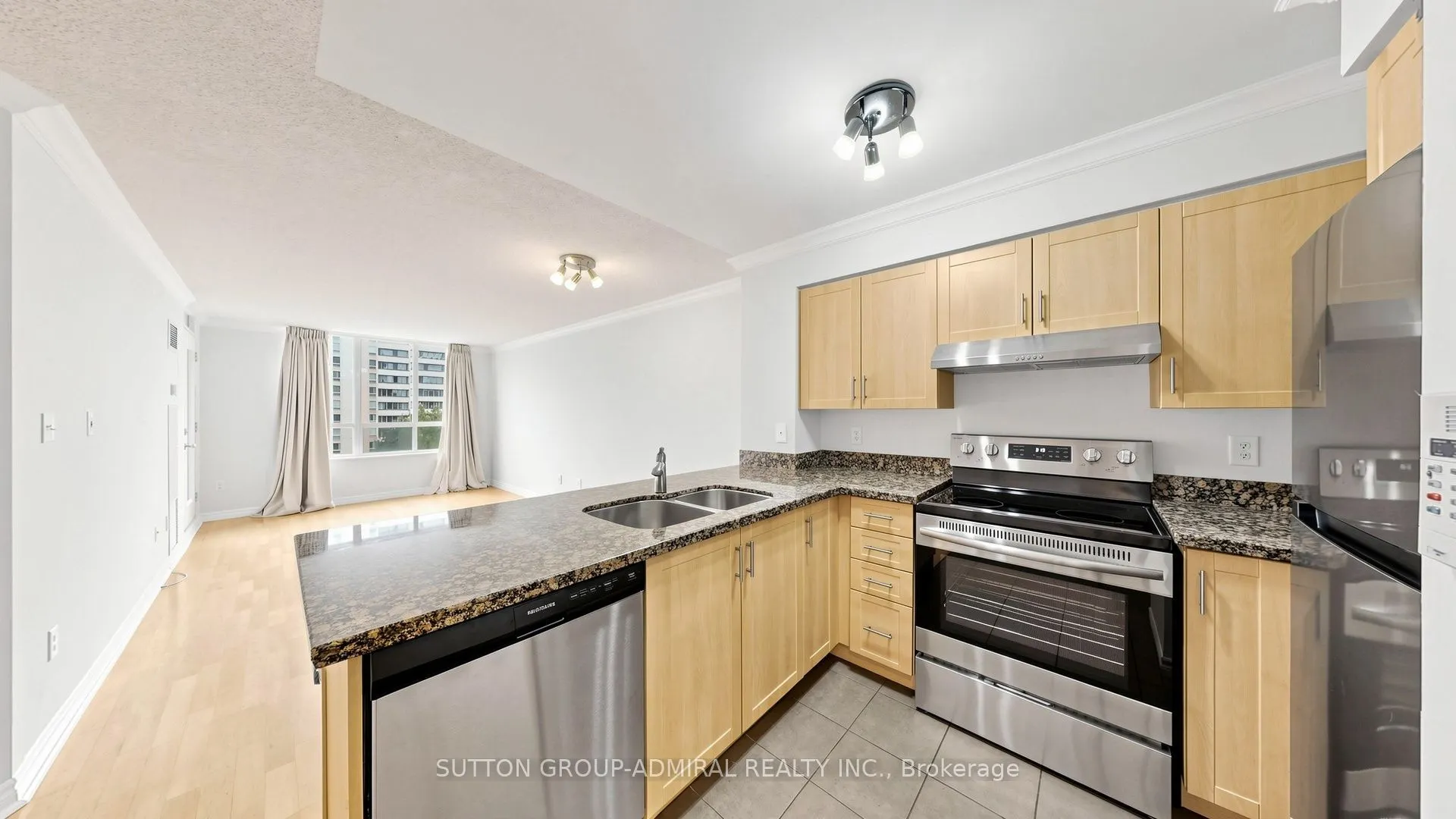 253 Merton Street #606