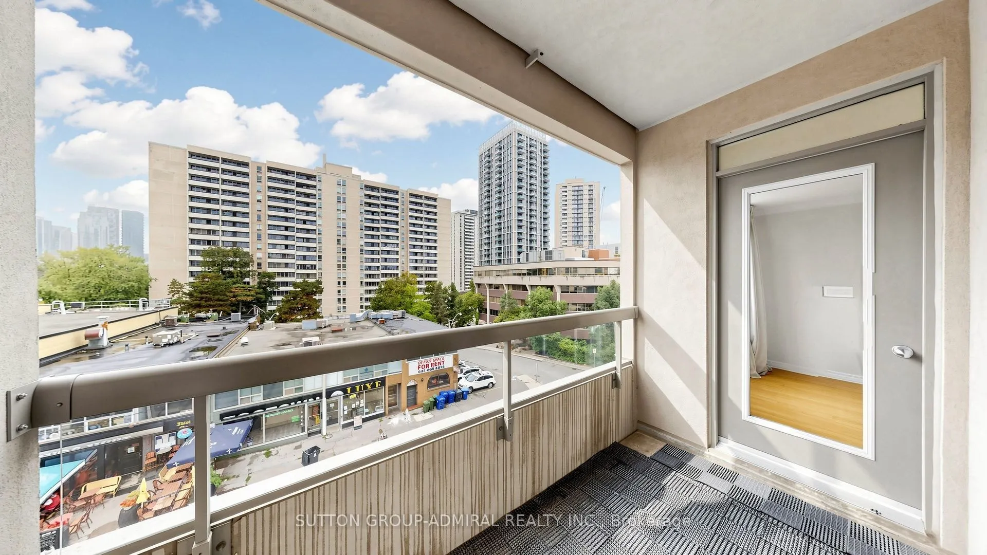253 Merton Street #606