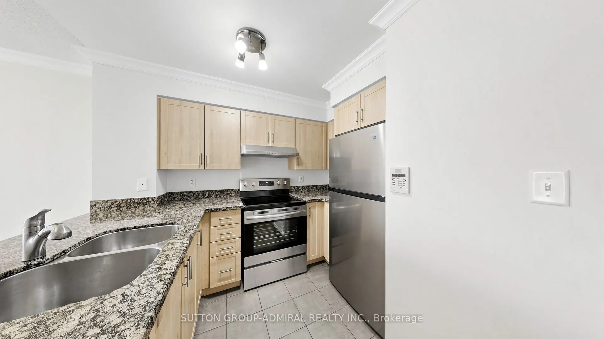 253 Merton Street #606