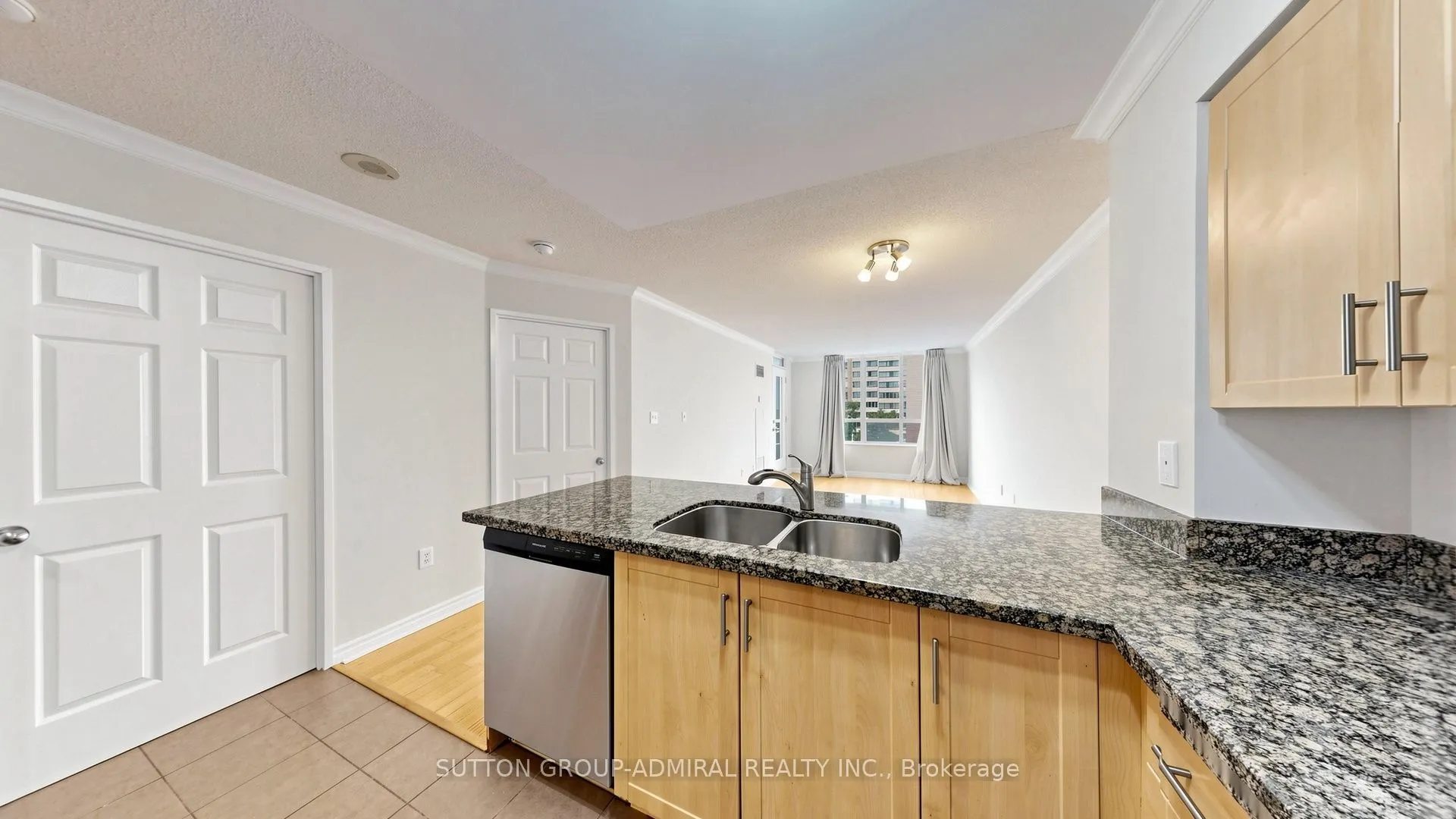 253 Merton Street #606