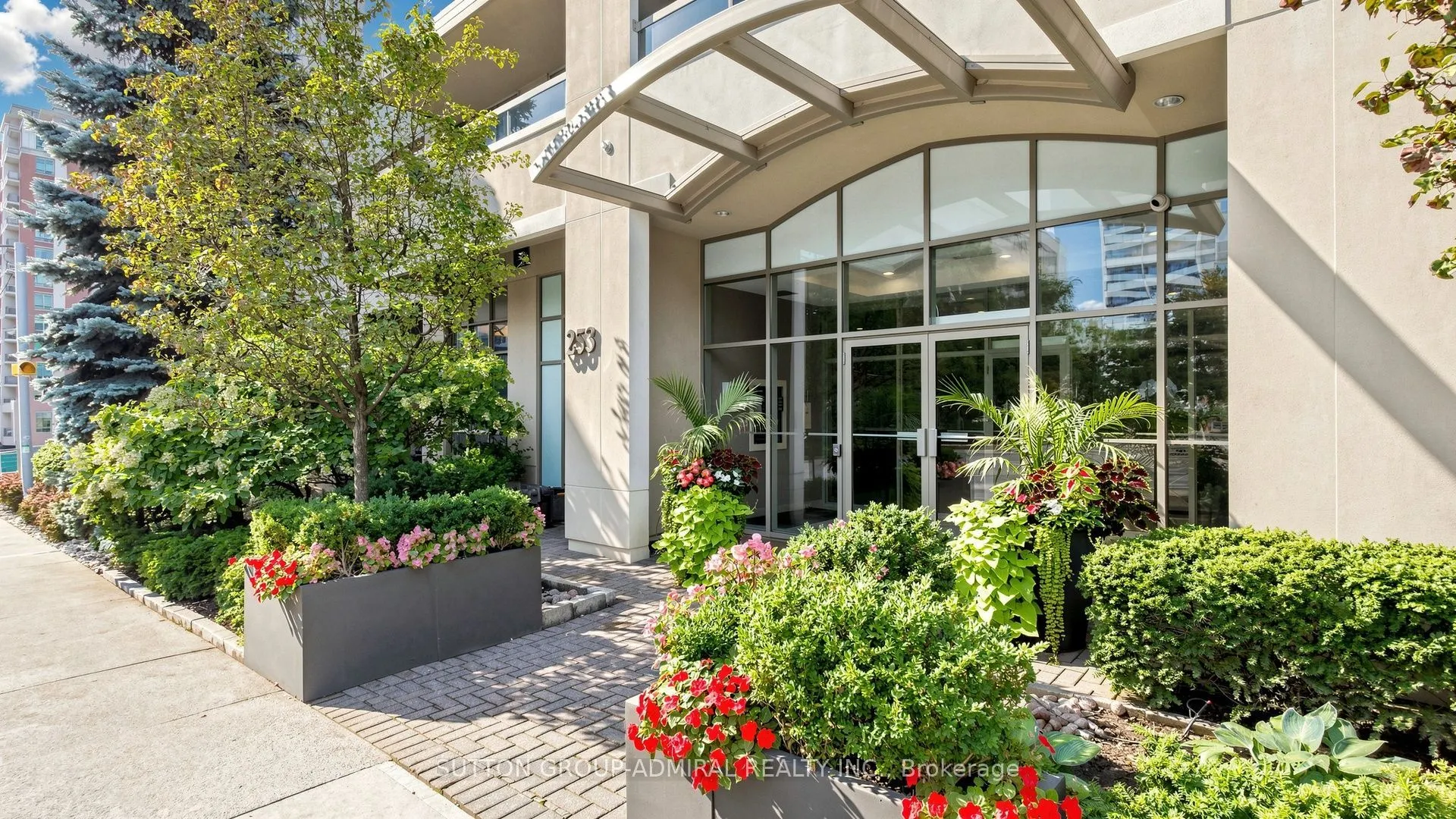 253 Merton Street #606