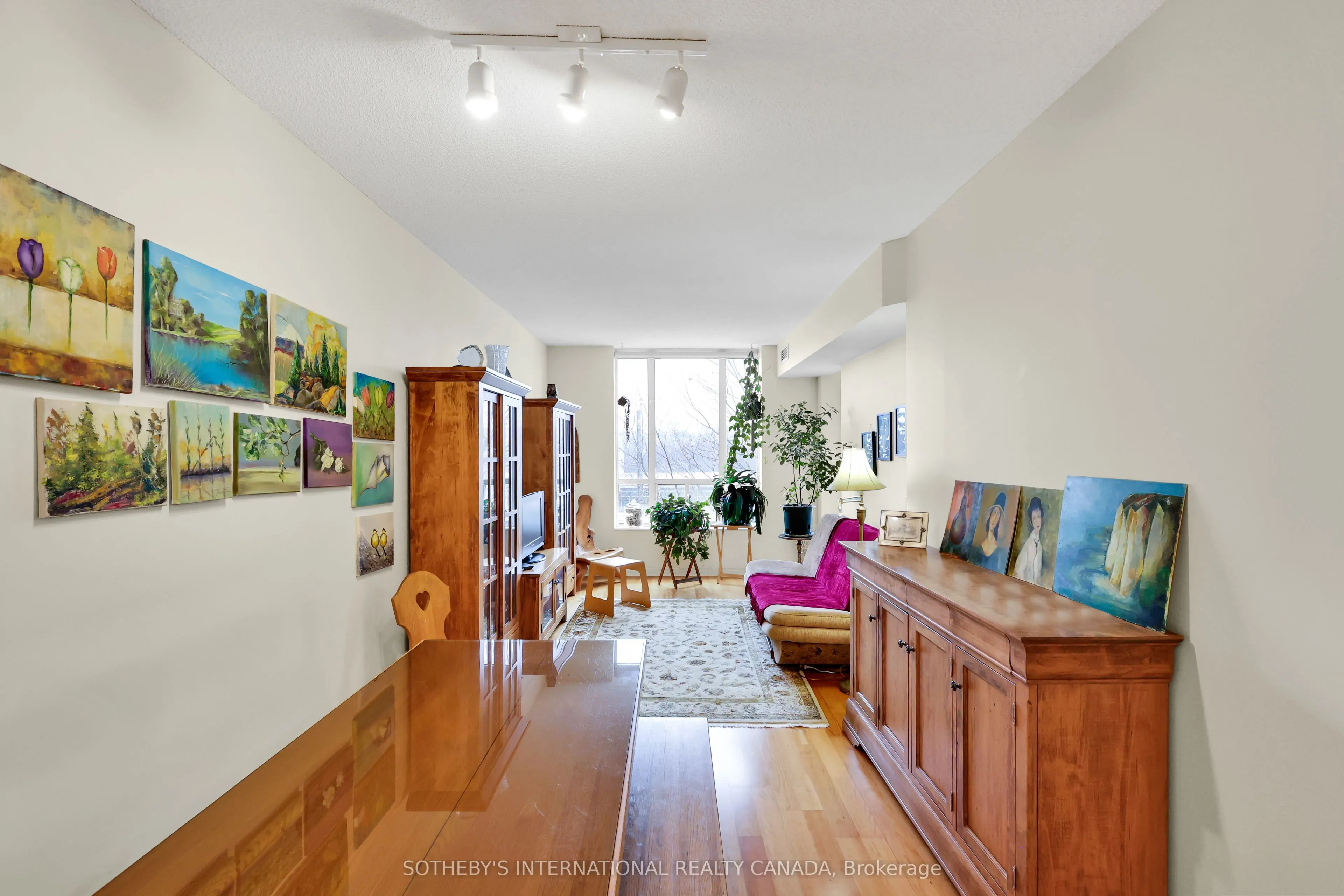 481 Rosewell Avenue #407