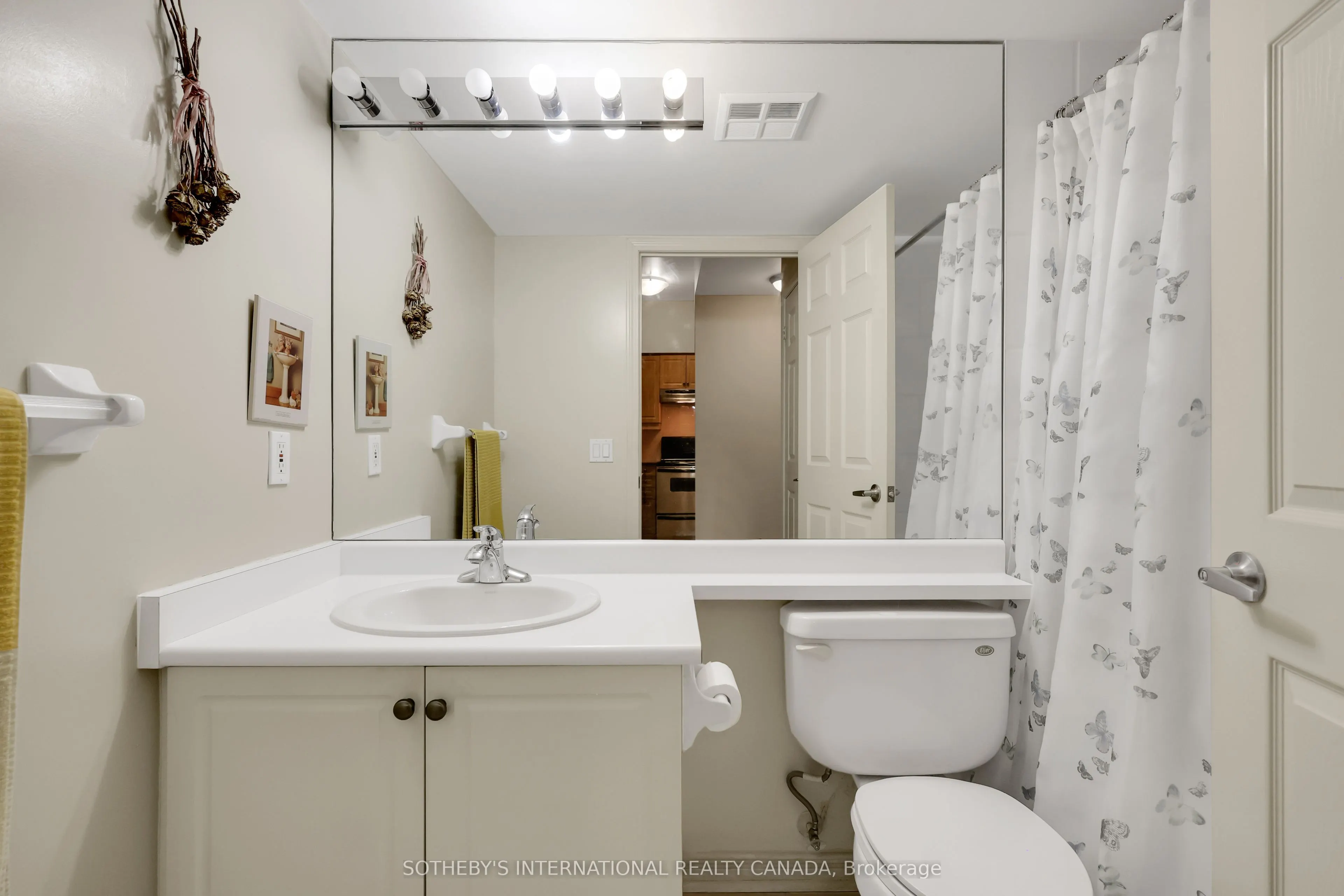 481 Rosewell Avenue #407