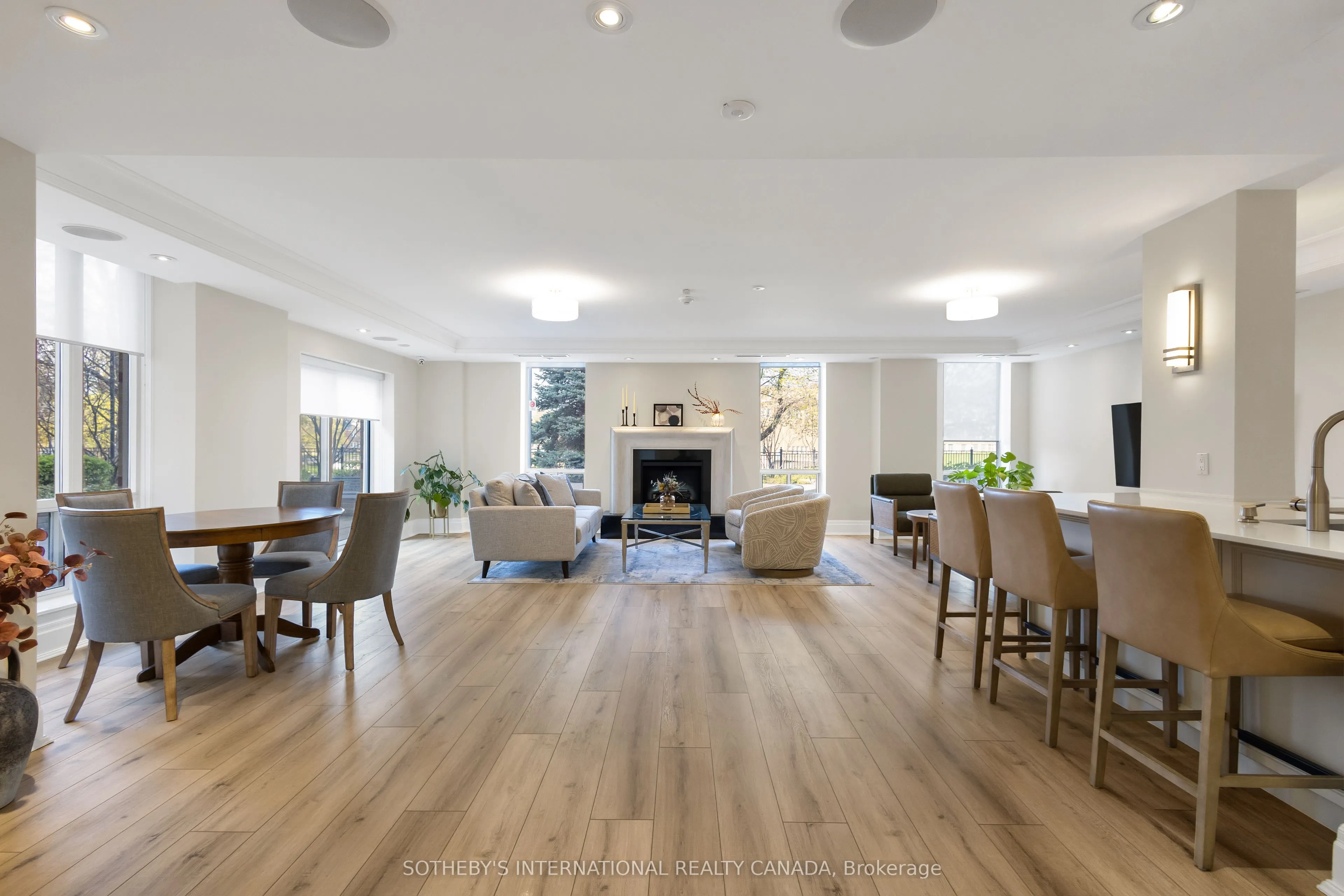 481 Rosewell Avenue #407