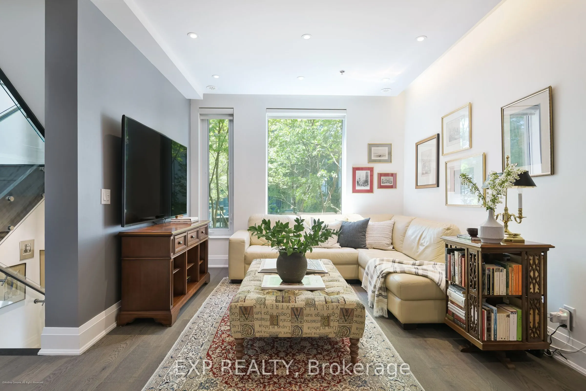 1084 Bay Street #15