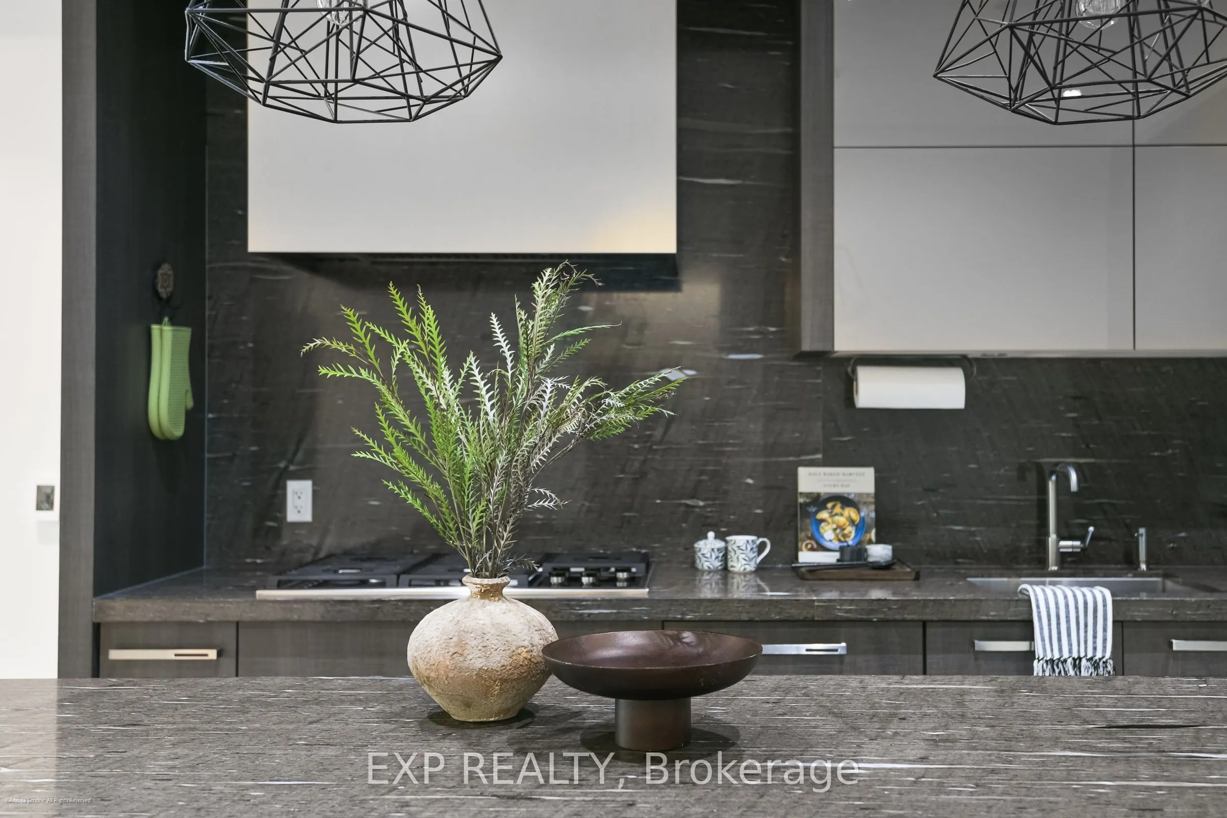 1084 Bay Street #15