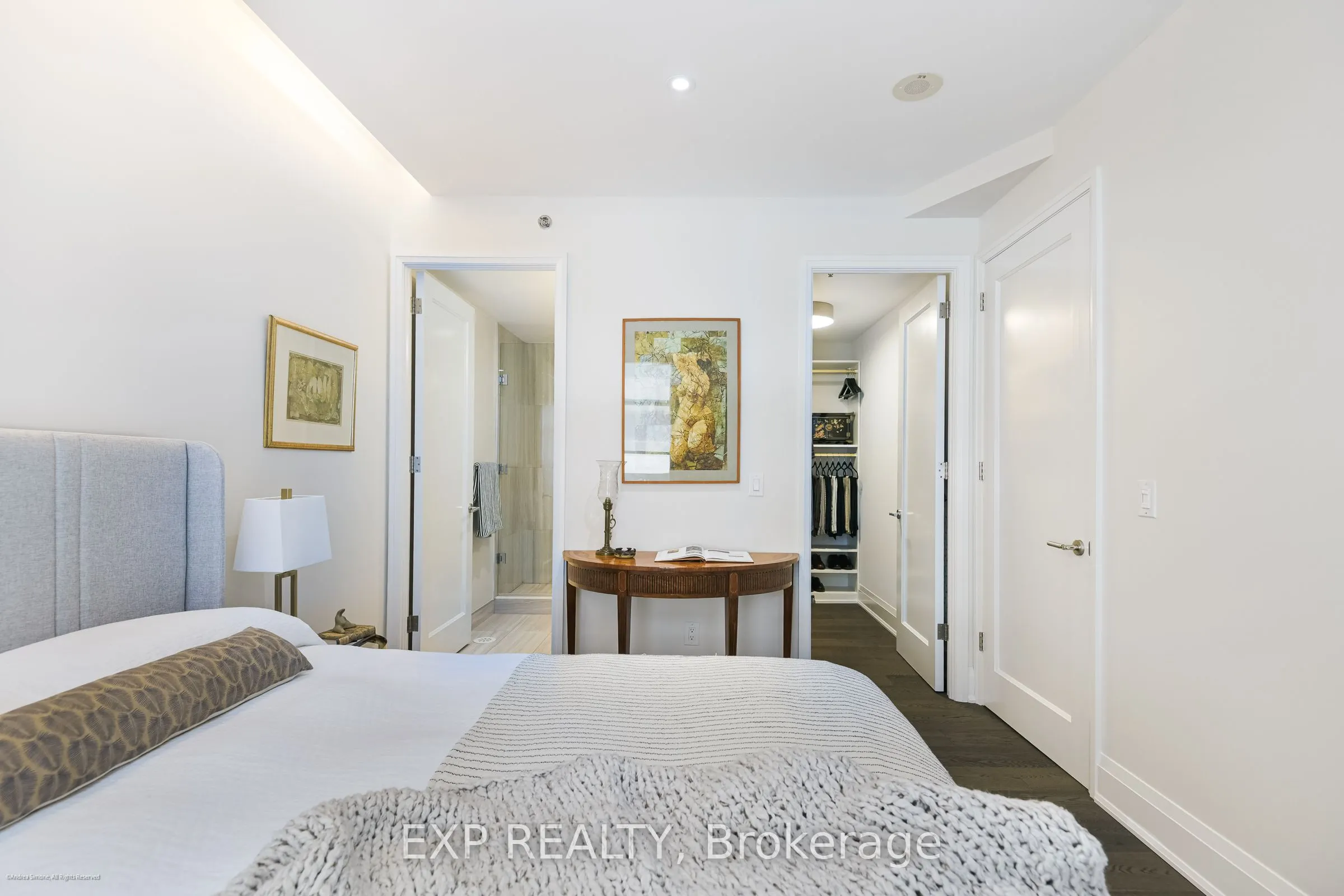 1084 Bay Street #15