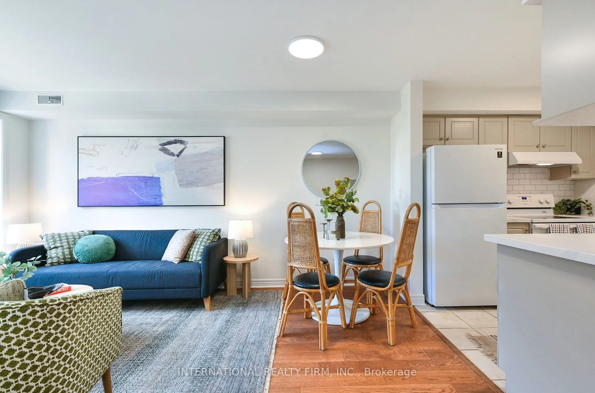 60 Aerodrome Crescent #201