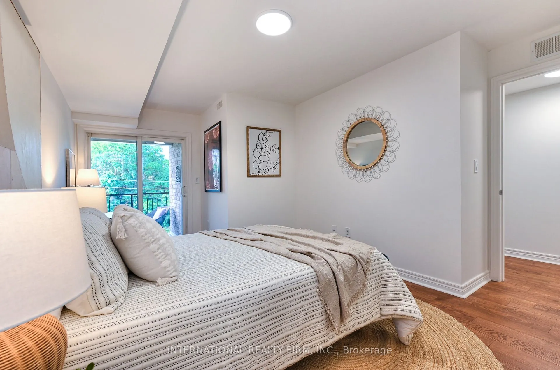 60 Aerodrome Crescent #201