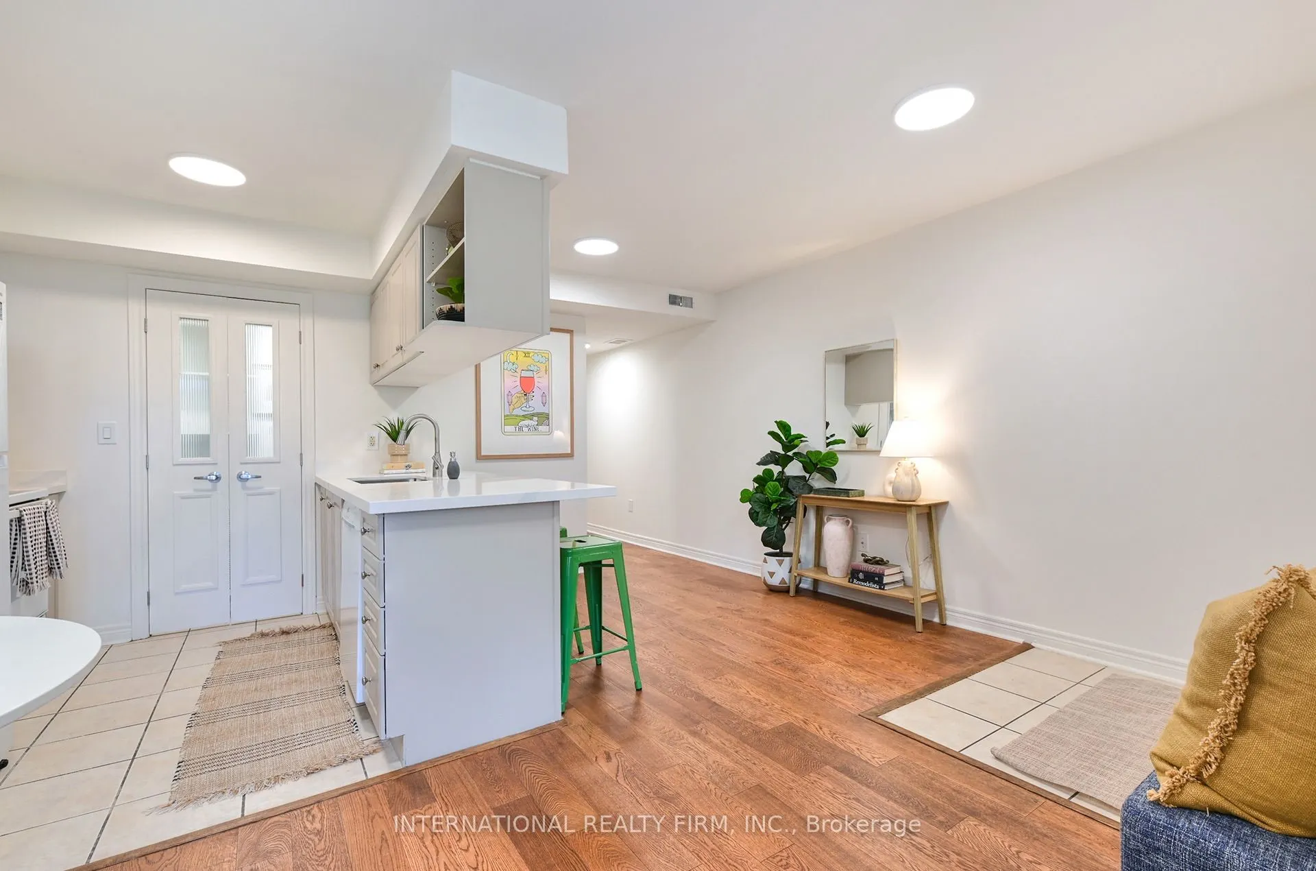 60 Aerodrome Crescent #201