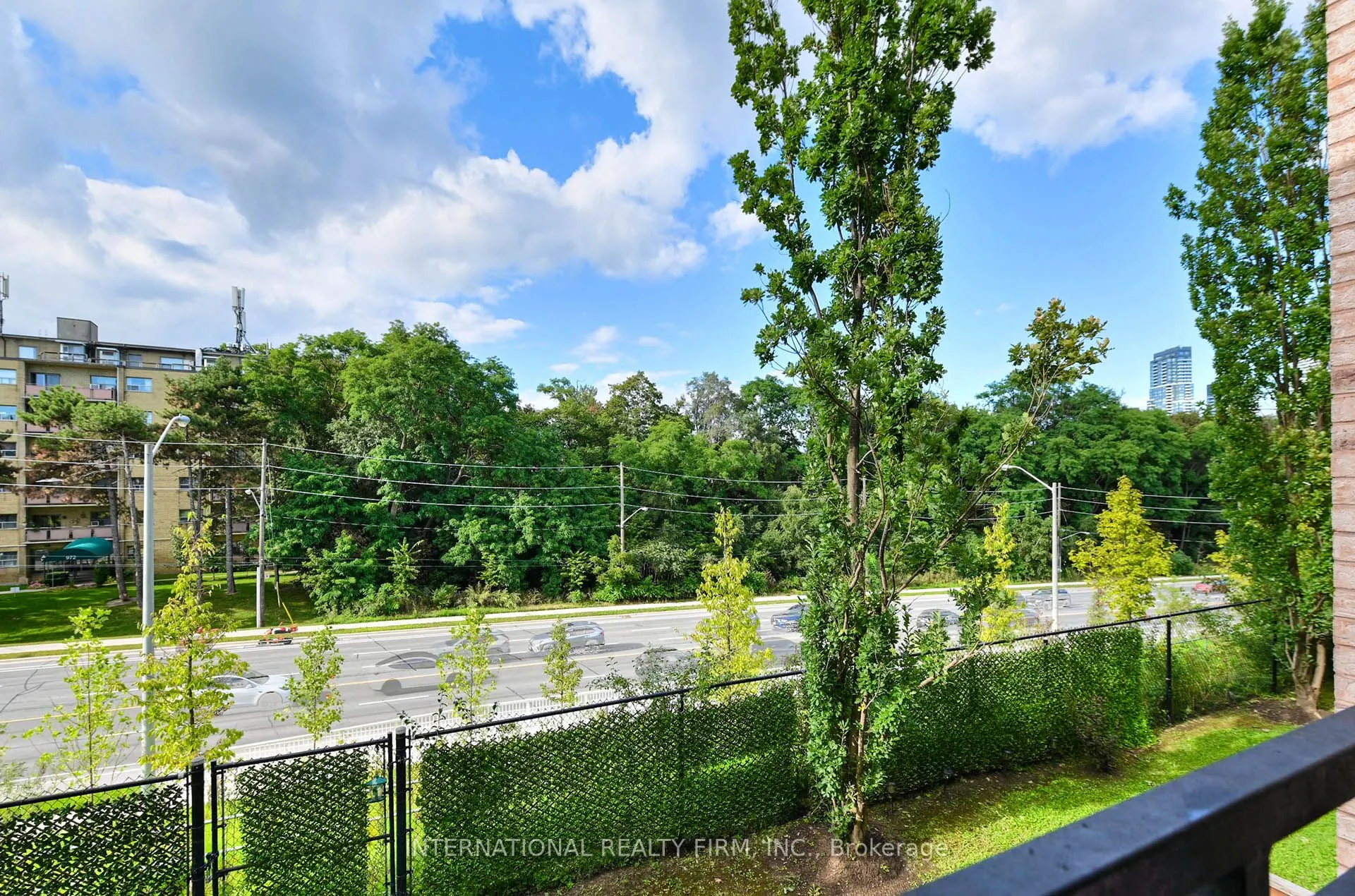 60 Aerodrome Crescent #201