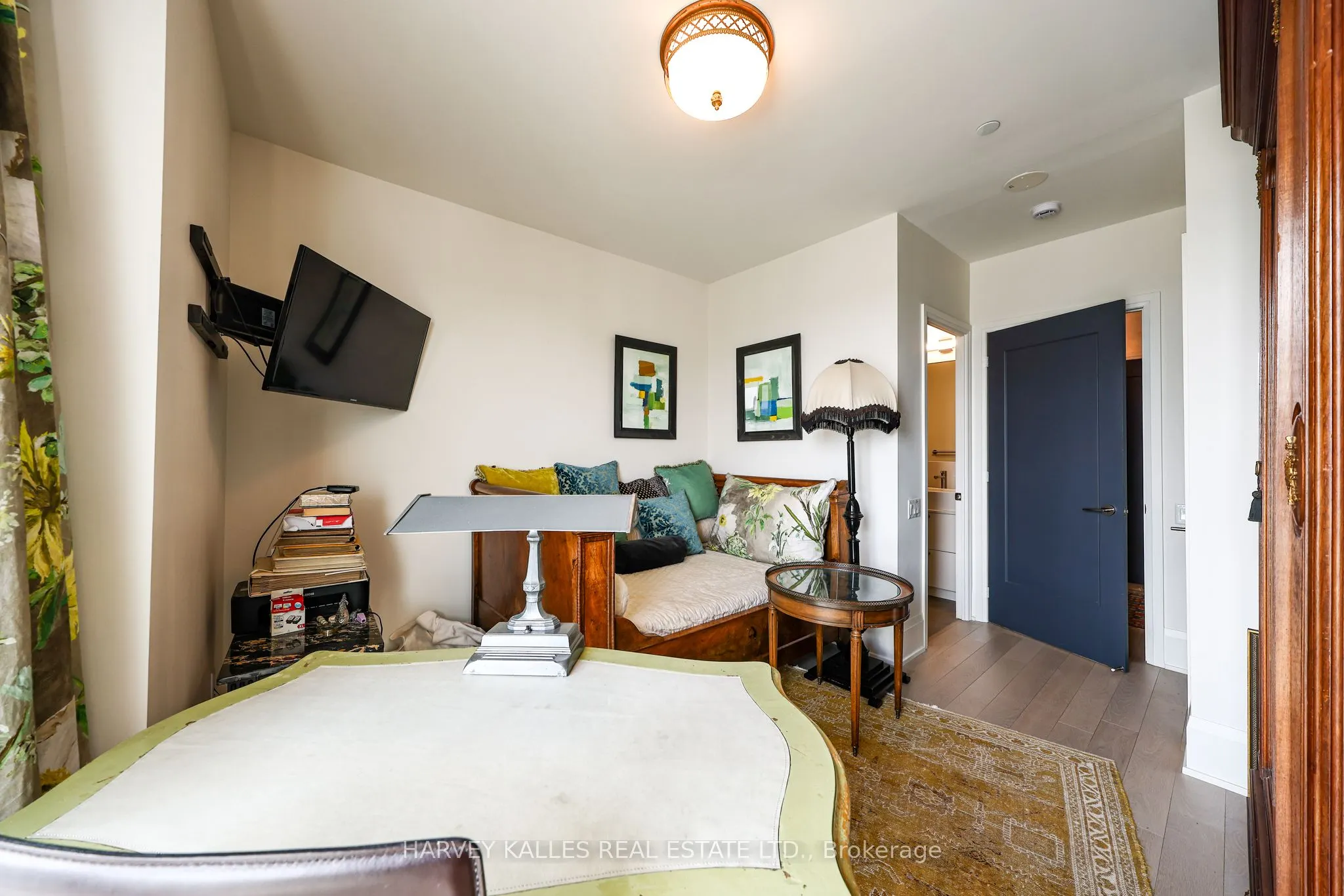 101 Erskine Avenue #2407