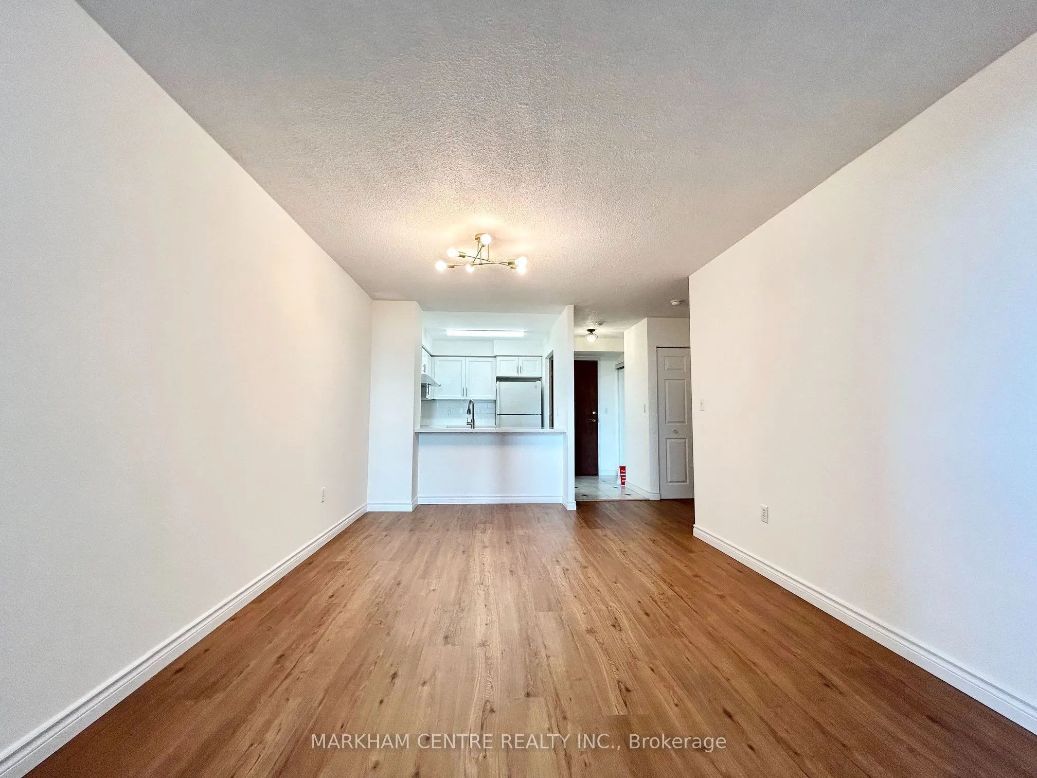 18 Pemberton Avenue S #901