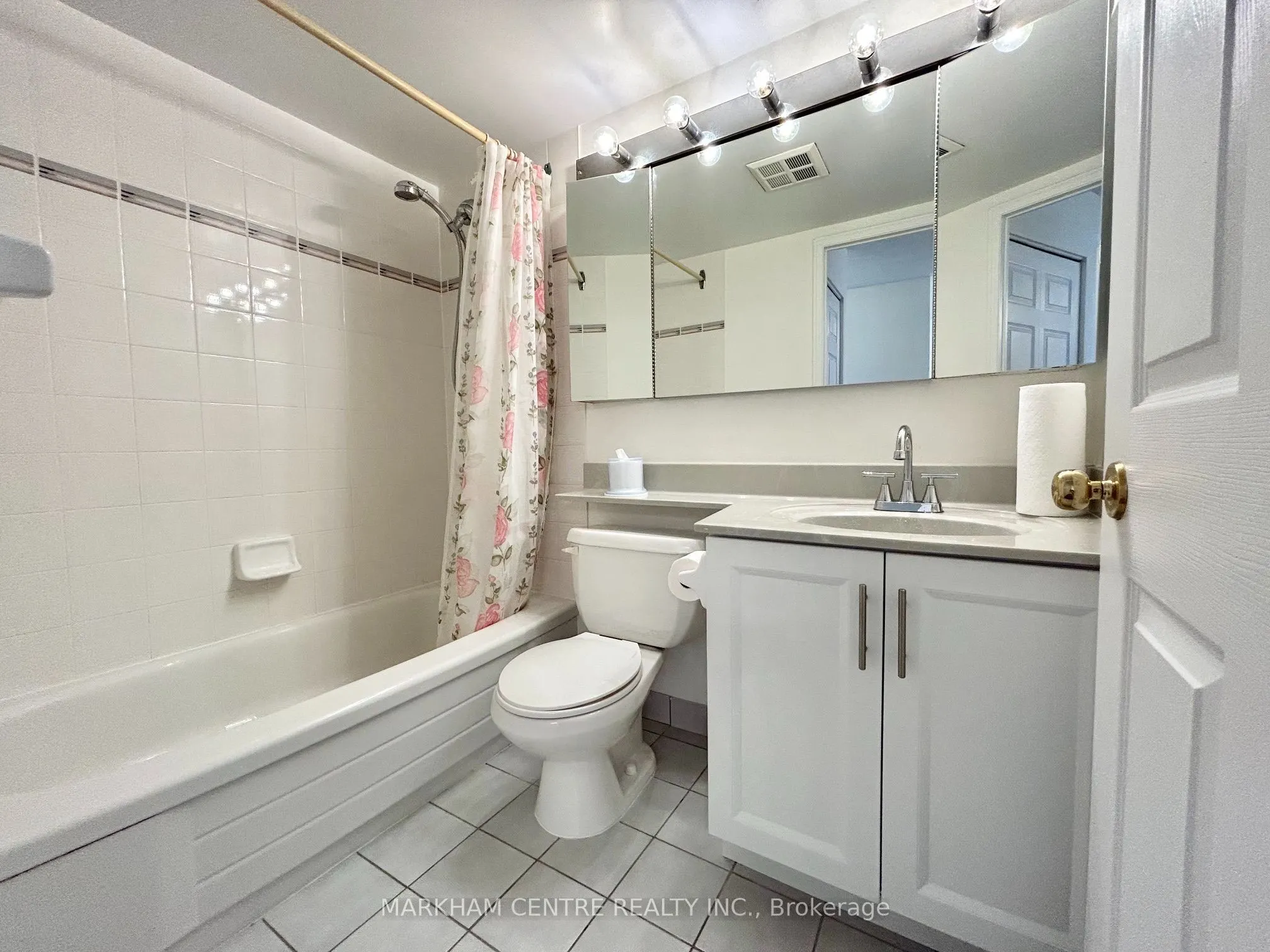 18 Pemberton Avenue S #901