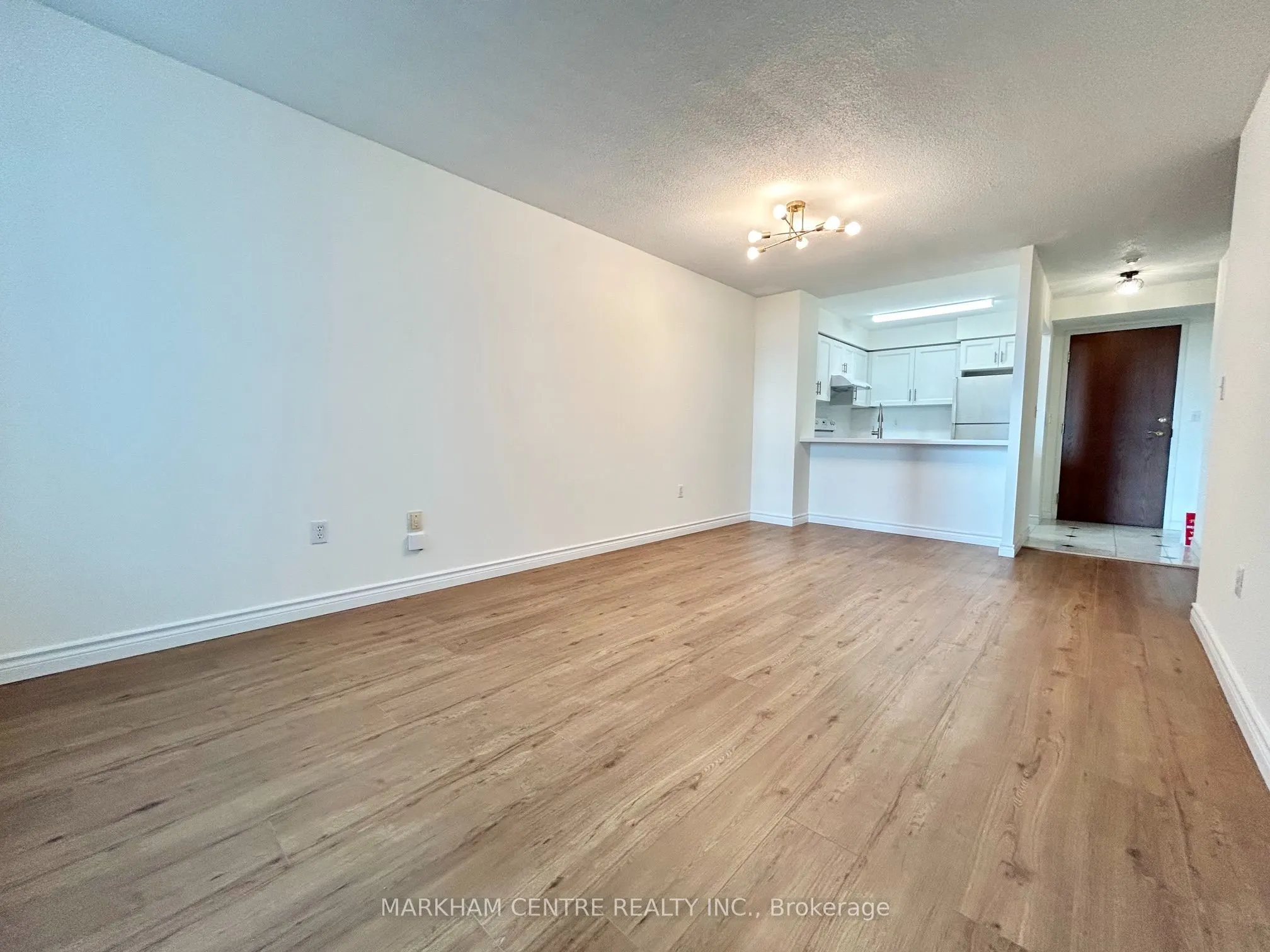 18 Pemberton Avenue S #901