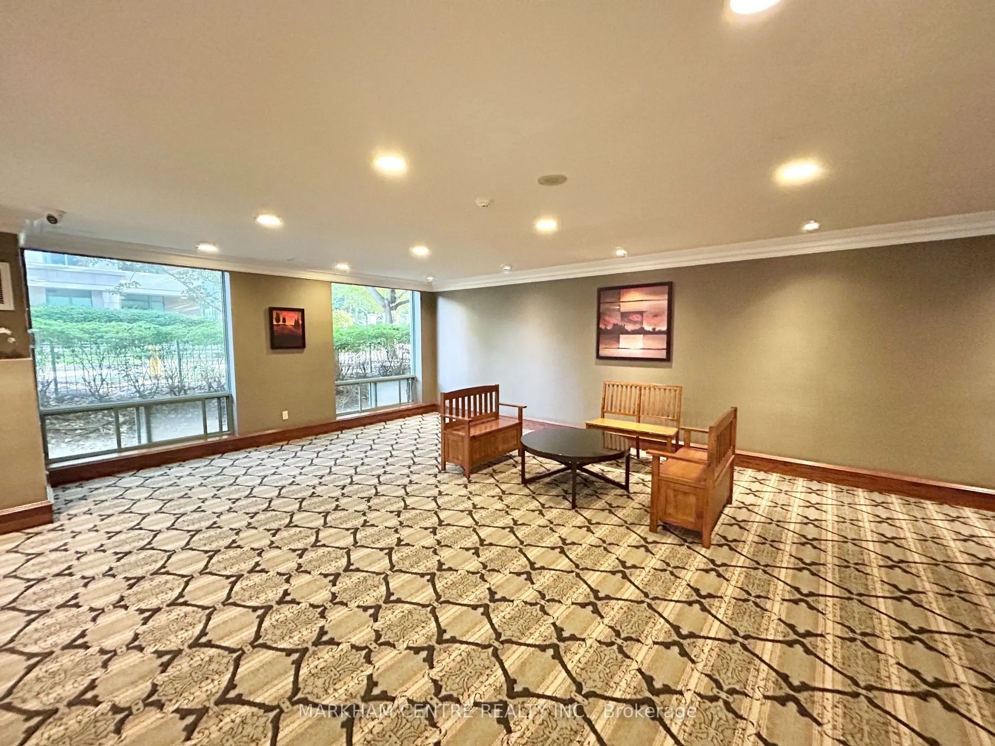 18 Pemberton Avenue S #901