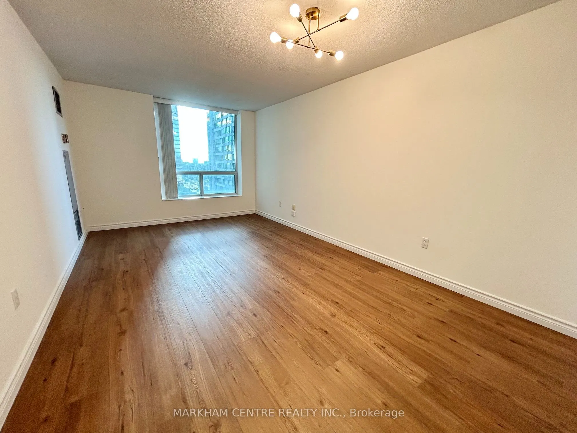 18 Pemberton Avenue S #901