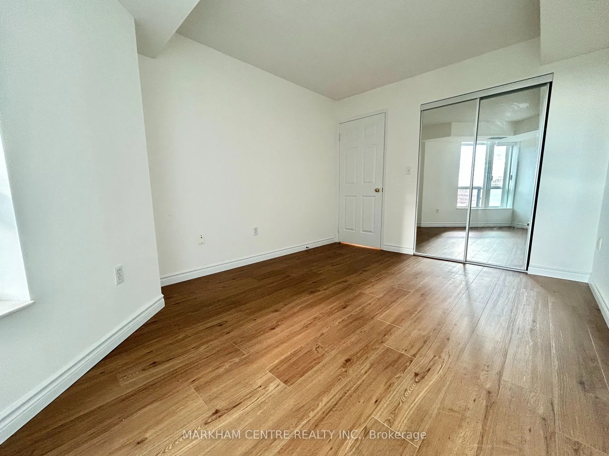 18 Pemberton Avenue S #901