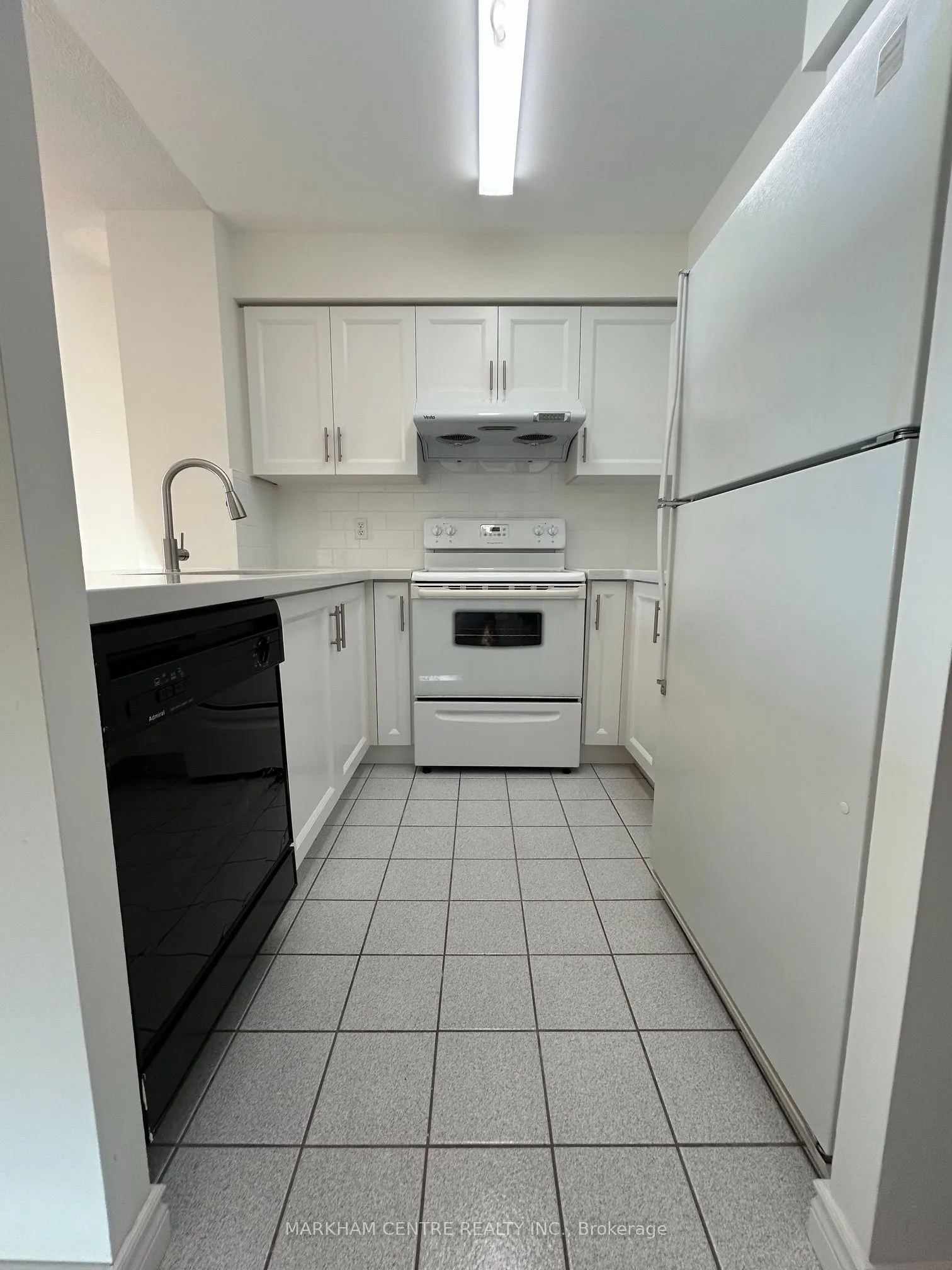18 Pemberton Avenue S #901