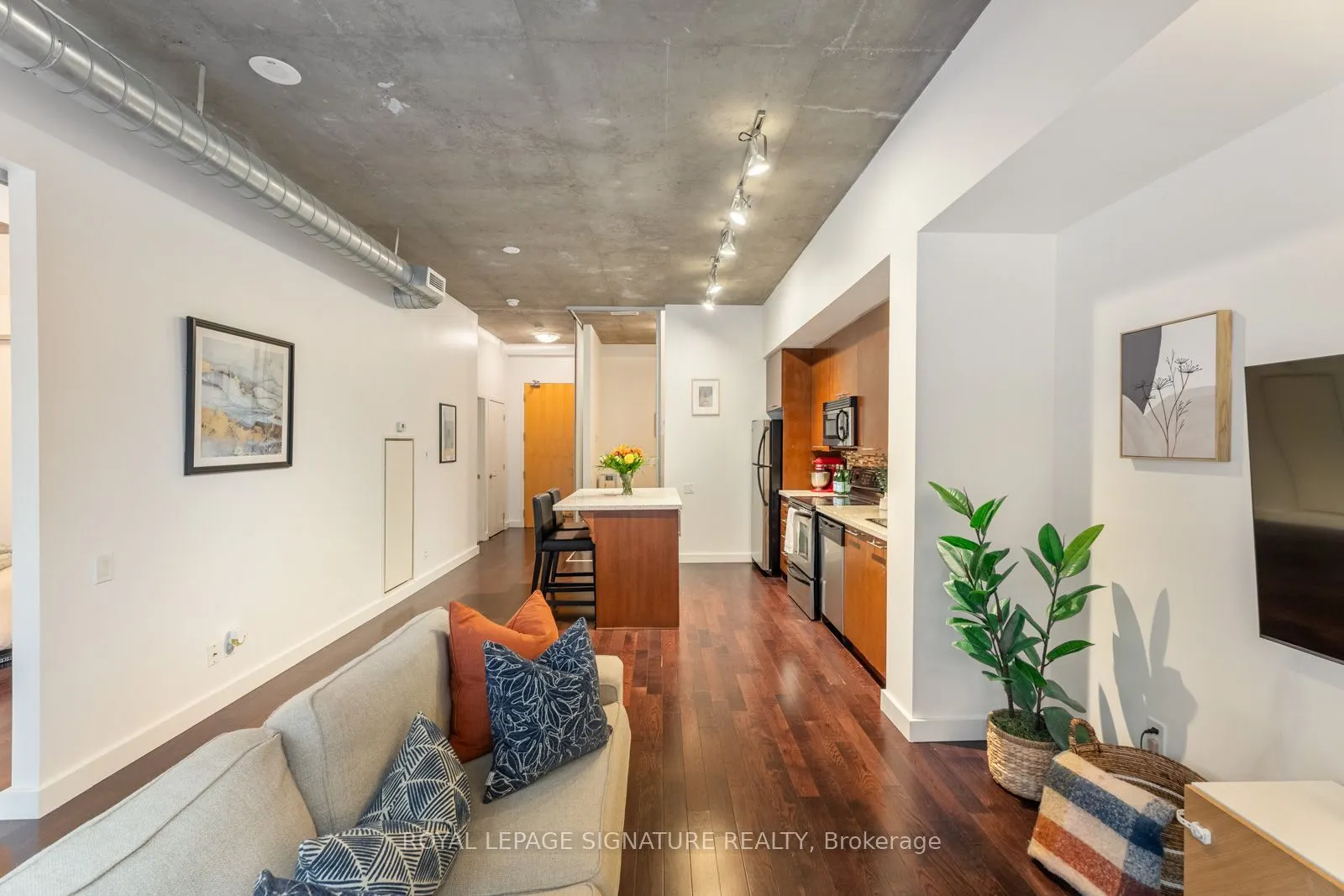33 Mill Street #210