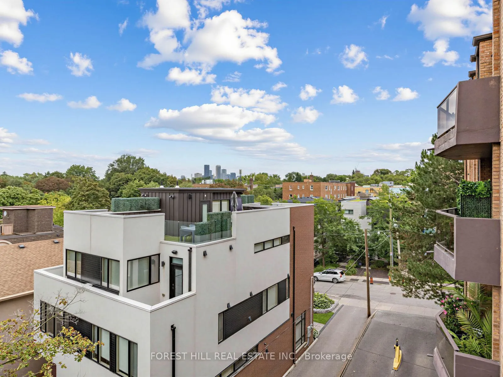 350 Lonsdale Road #502
