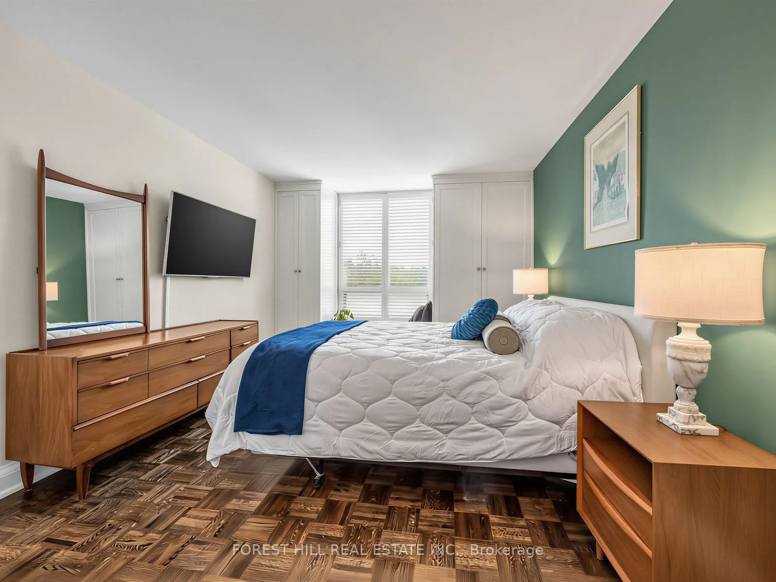 350 Lonsdale Road #502