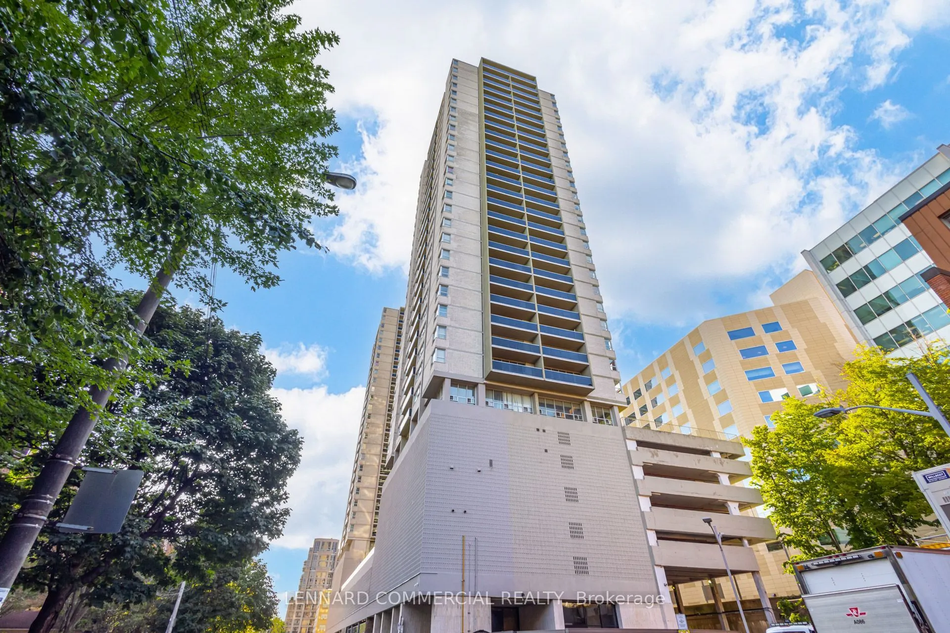 60 Pleasant Boulevard #801