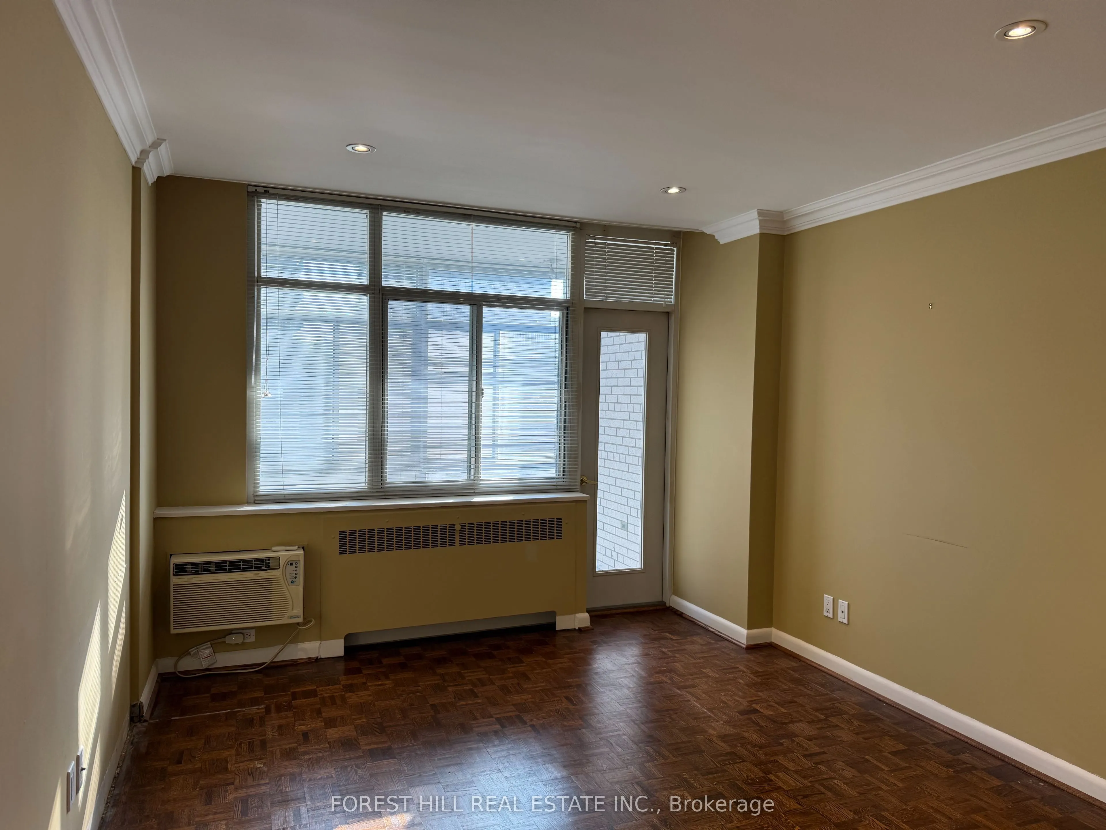 500 Avenue Road #405