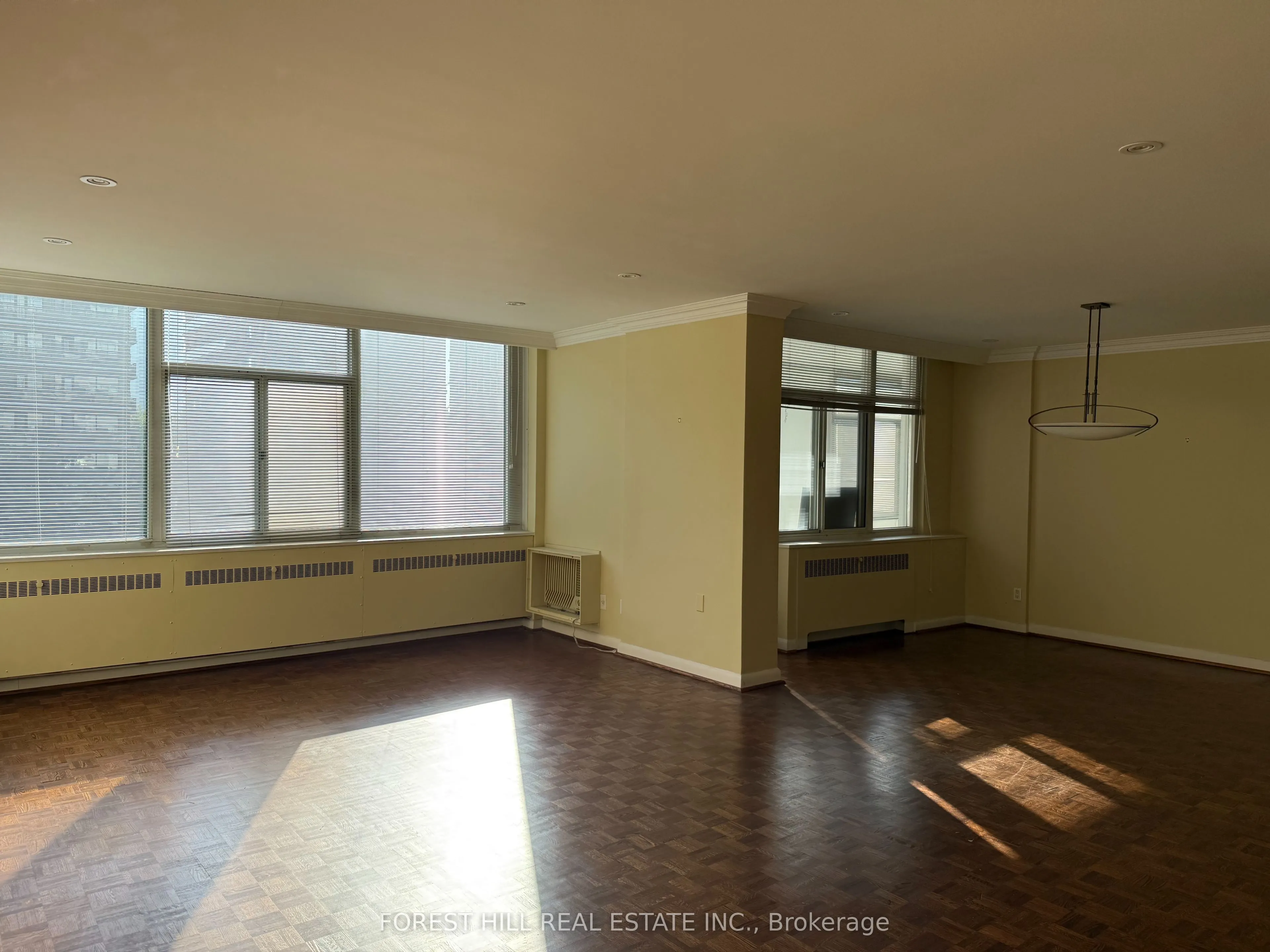 500 Avenue Road #405