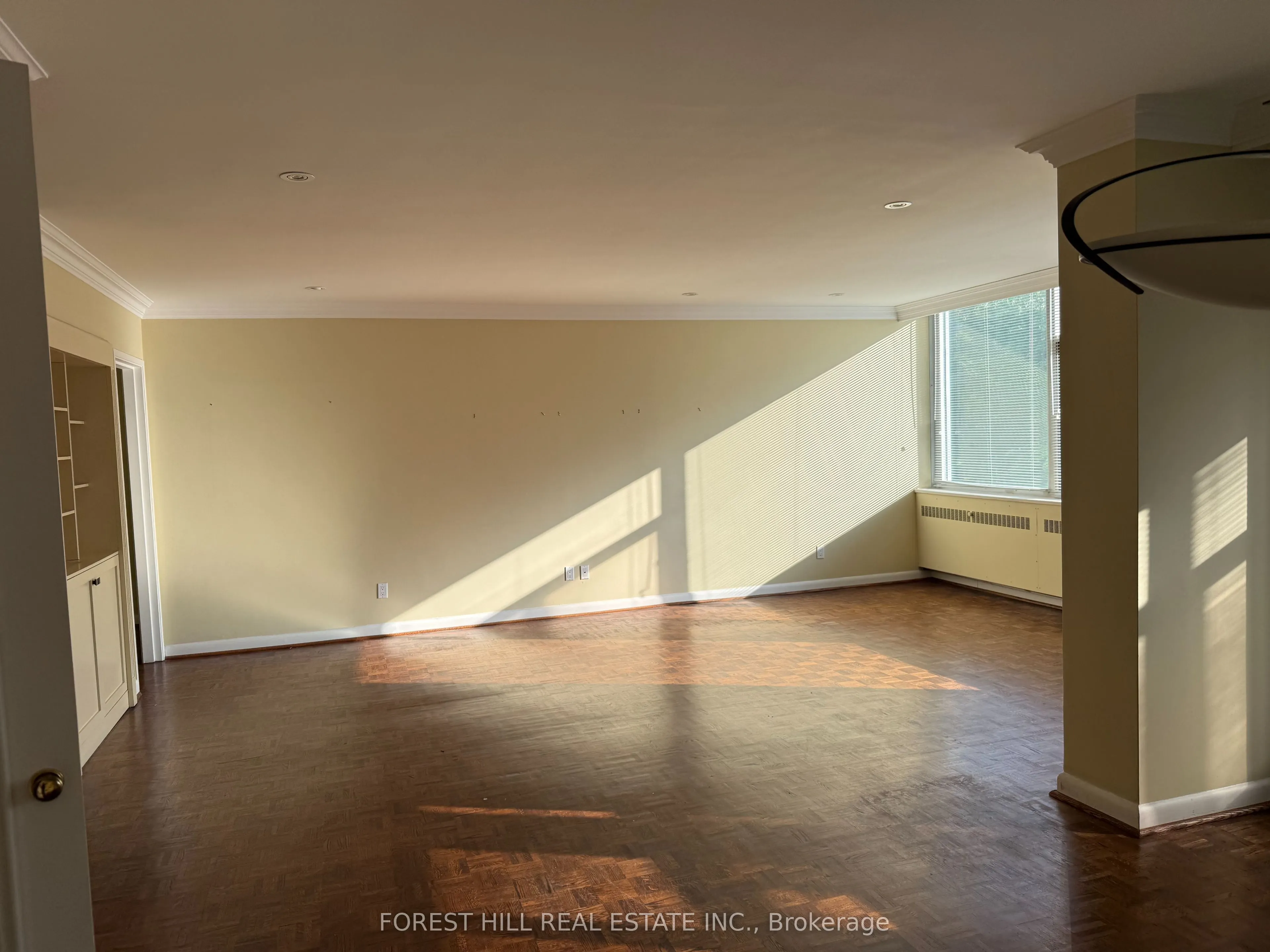 500 Avenue Road #405