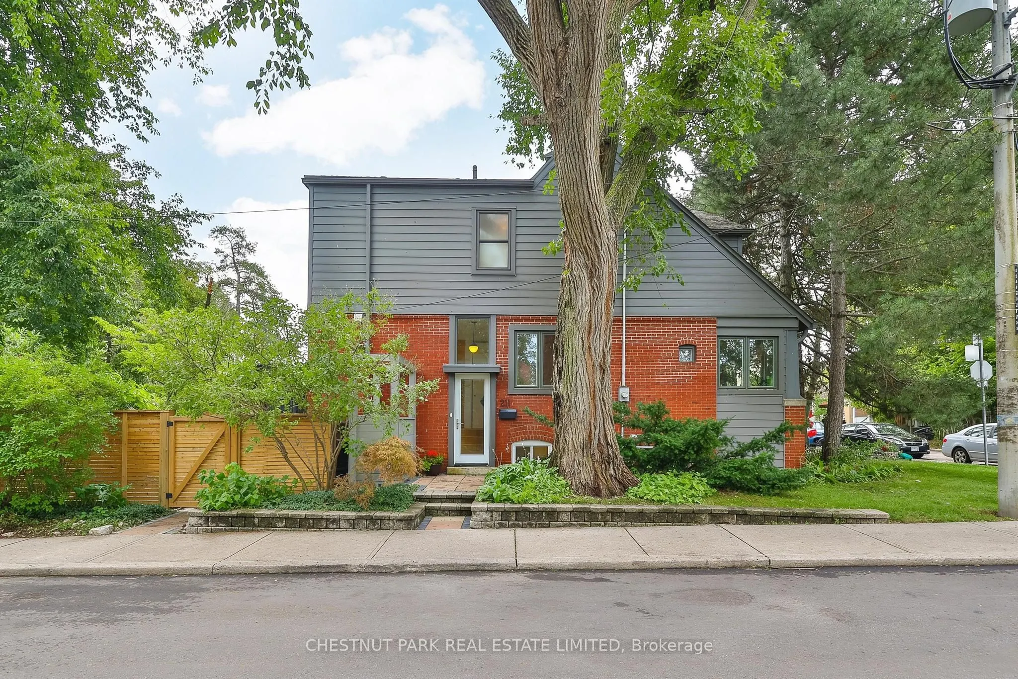 211 Snowdon Avenue
