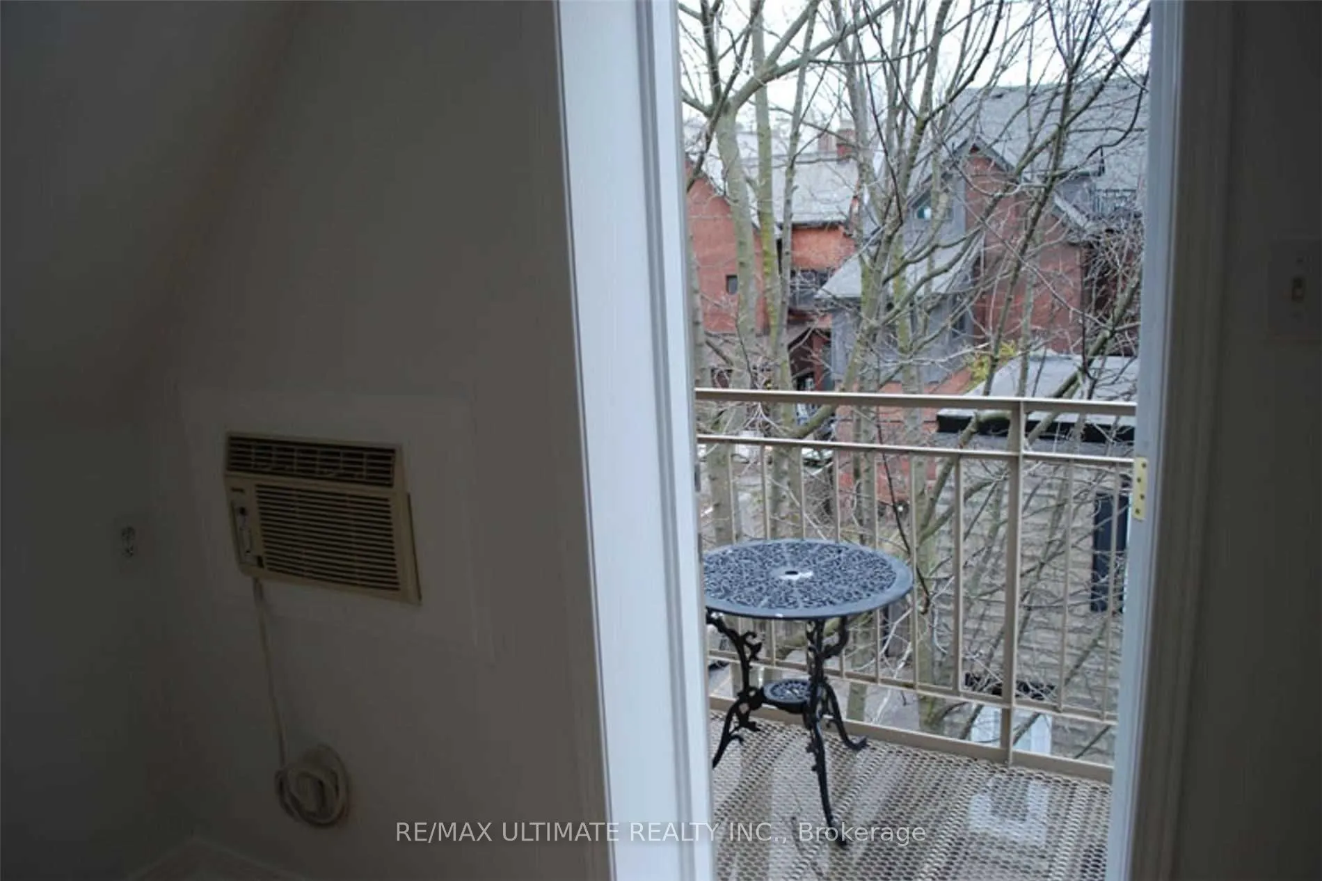 93 Spadina Road