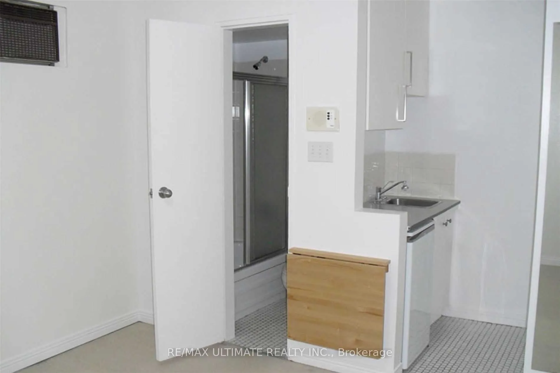 93 Spadina Road