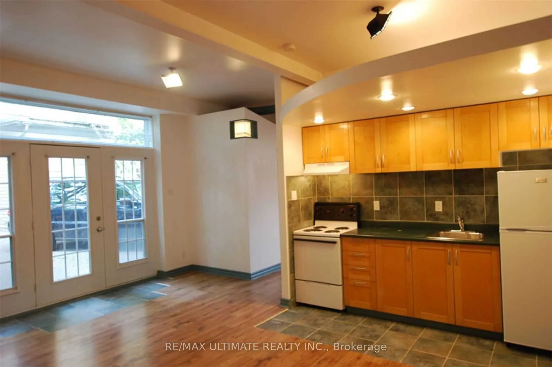 93 Spadina Road